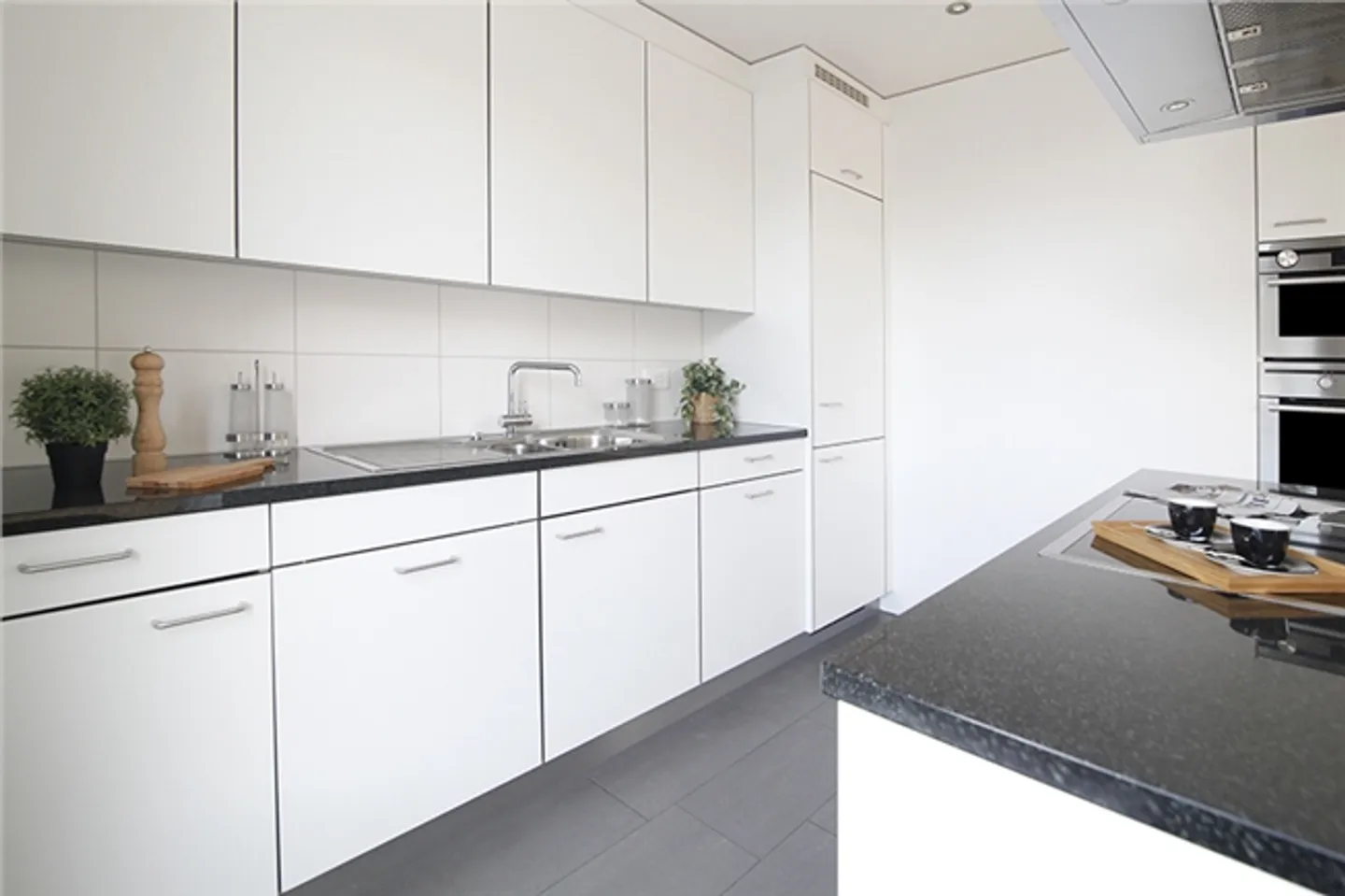Exclusive living with terrace guaranteed! - Photo 4 of 7