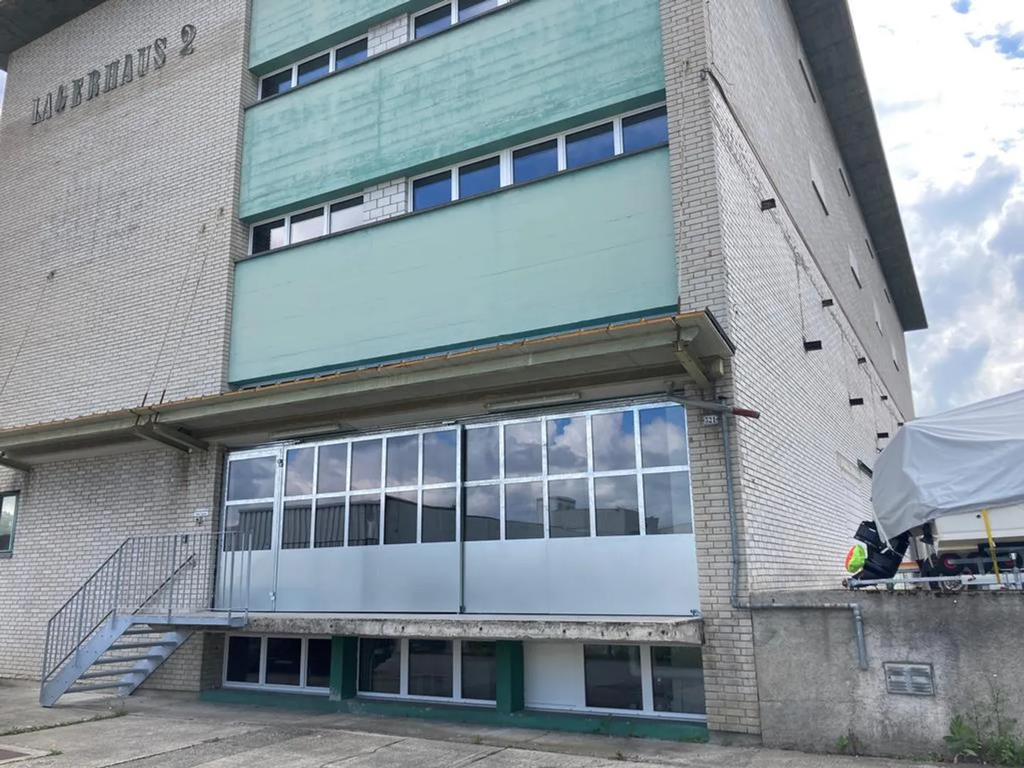 Spazi di stoccaggio nella ex sorgente minerale di Eglisau - Foto 3 di 7