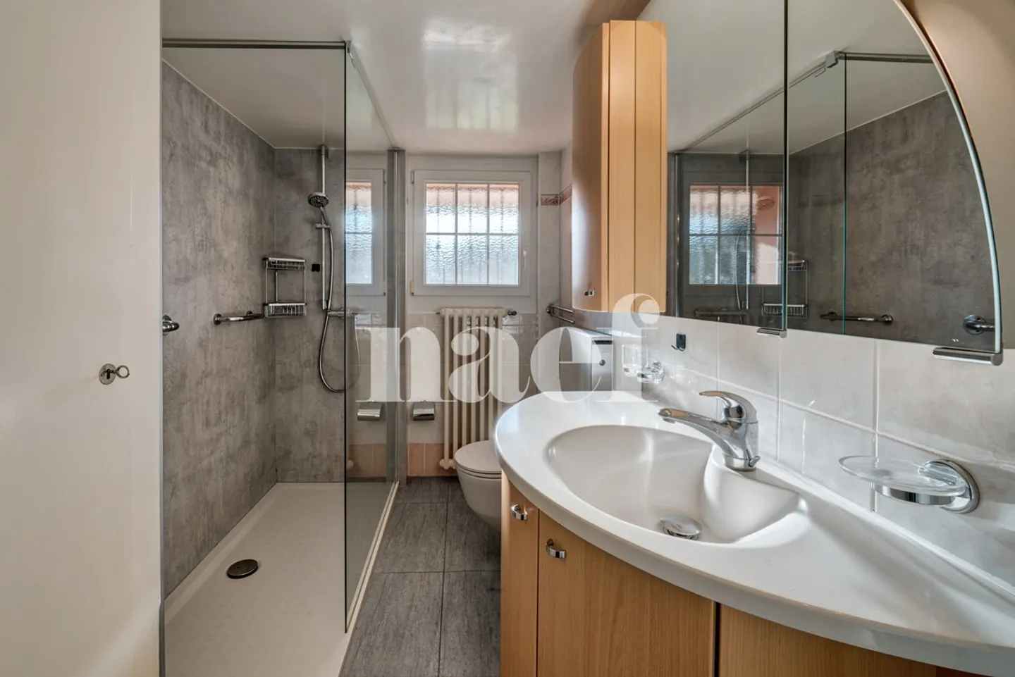 Bungalow affascinante con 2 appartamenti indipendenti con un totale di 7 stanze - Foto 12 di 12