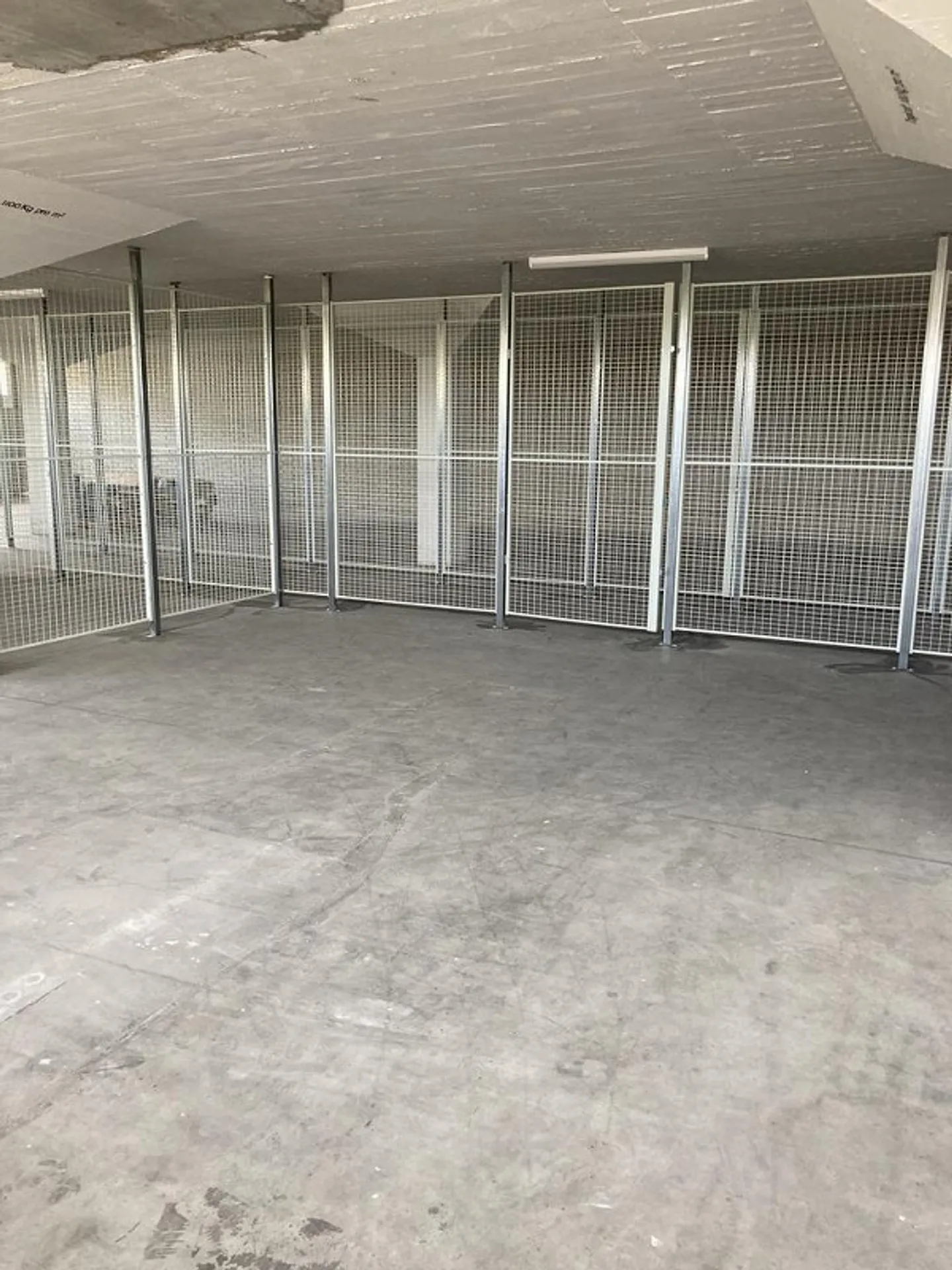 Spazi di stoccaggio nella ex sorgente minerale di Eglisau - Foto 4 di 7