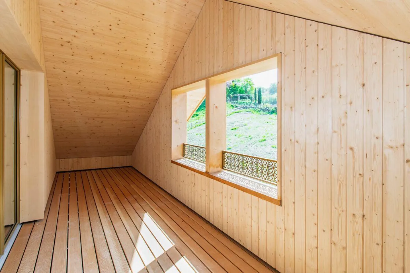 HAUFEN 145 - 5.5-Room Maisonette Apartment with Stunning Lake View - Photo 14 of 15