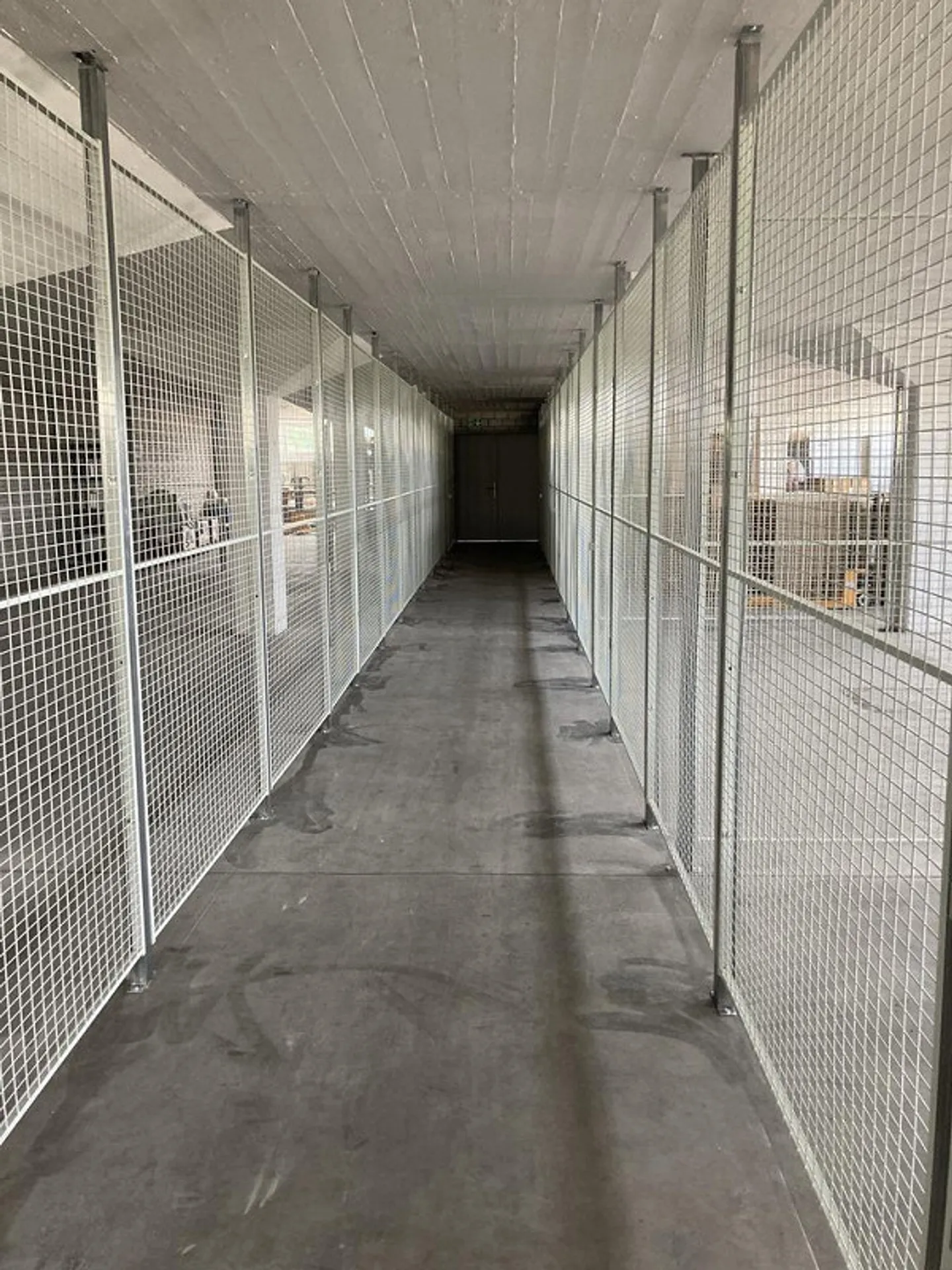 Spazi di stoccaggio nella ex sorgente minerale di Eglisau - Foto 5 di 7