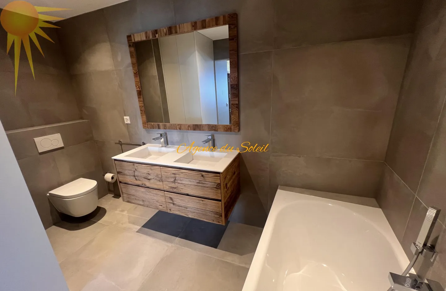Superb penthouse duplex of 4.5 rooms, fully renovated in 2024! - Photo 23 of 30