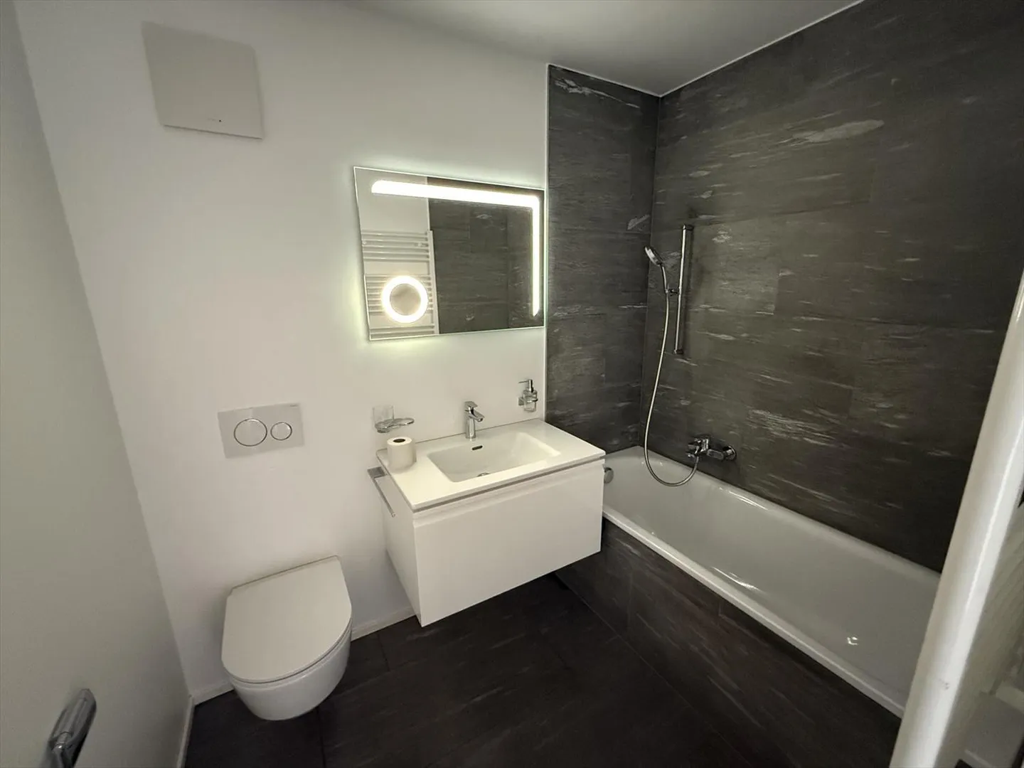 À louer : Magnifique appartement sur deux niveaux - Photo 4 sur 11