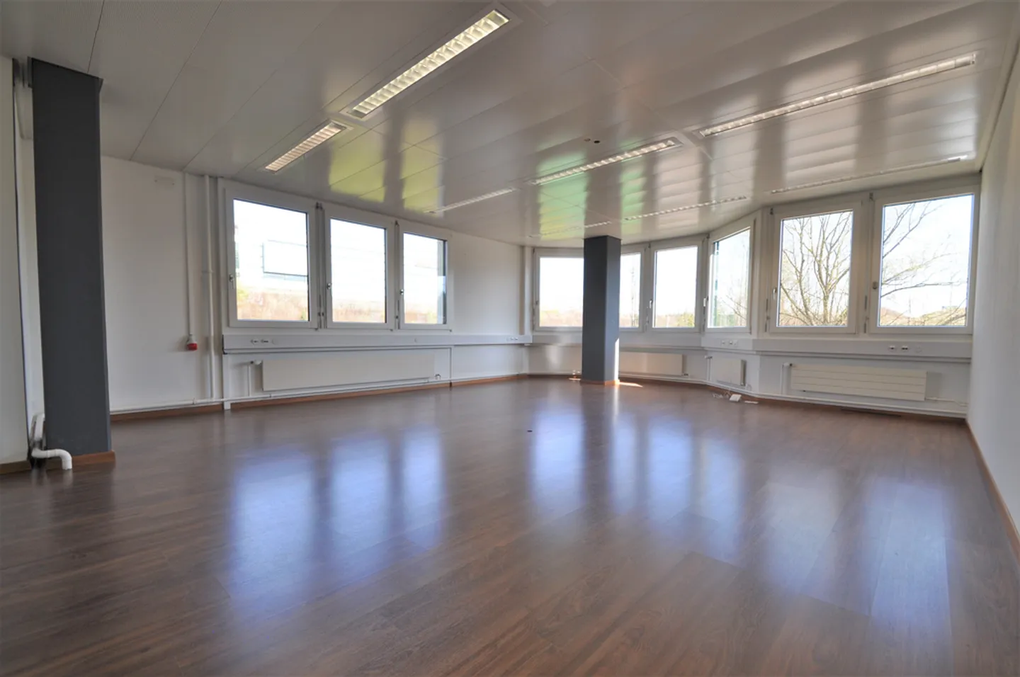 Your new office for a successful start - Photo 1 of 7