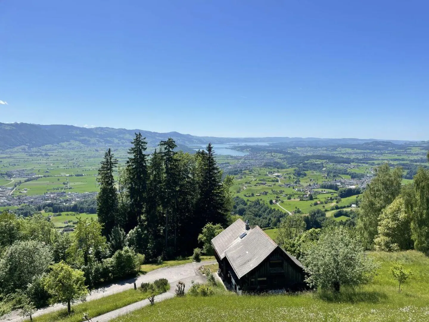 Il tuo paradiso personale: Casa vacanze con vista mozzafiato sul lago e sulle montagne - Foto 2 di 22