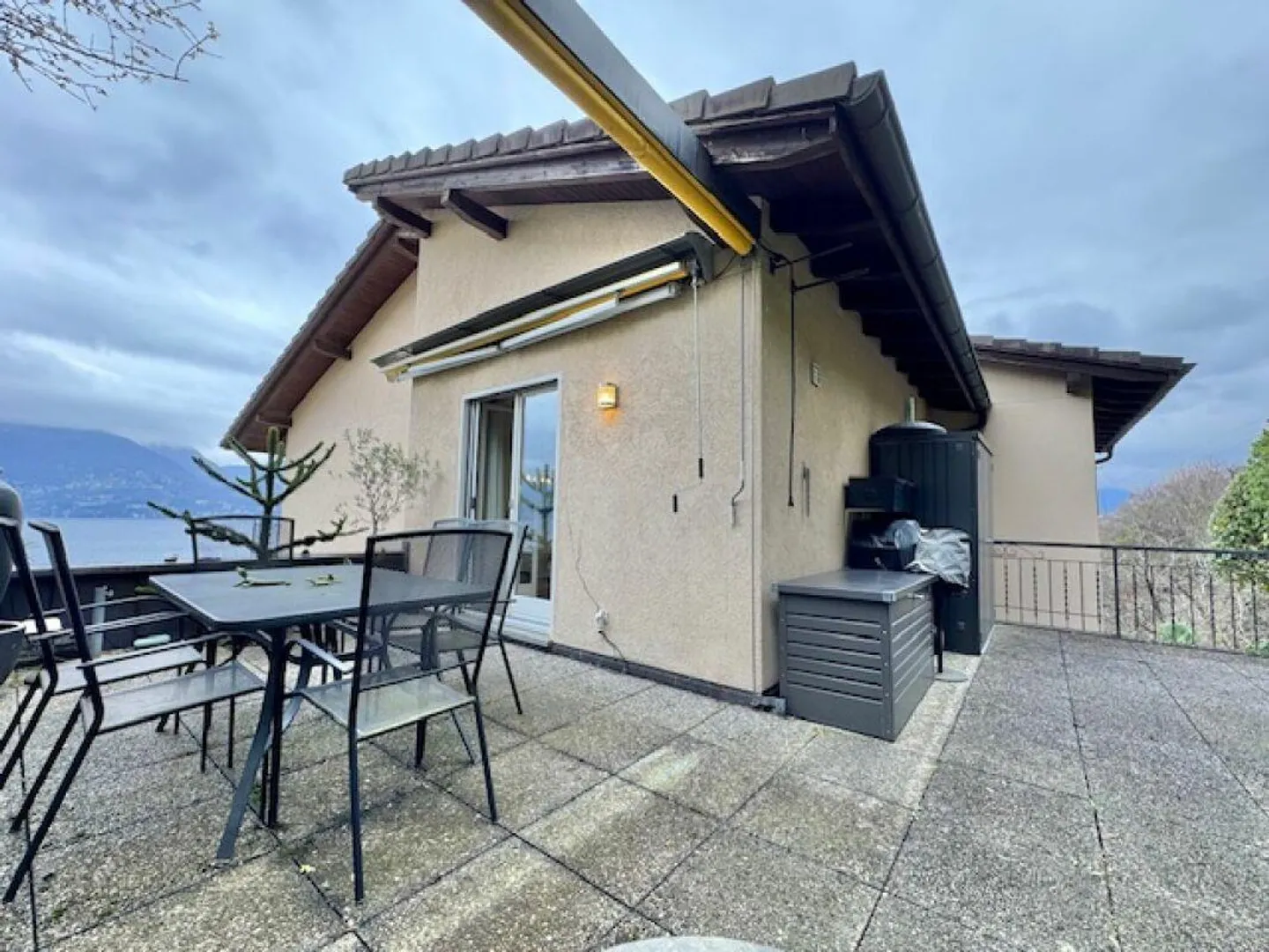 À VENDRE À GERRA GAMBAROGNO - APPARTEMENT 3.5 PIÈCES AVEC VUE SUR LE LAC - Photo 12 sur 19