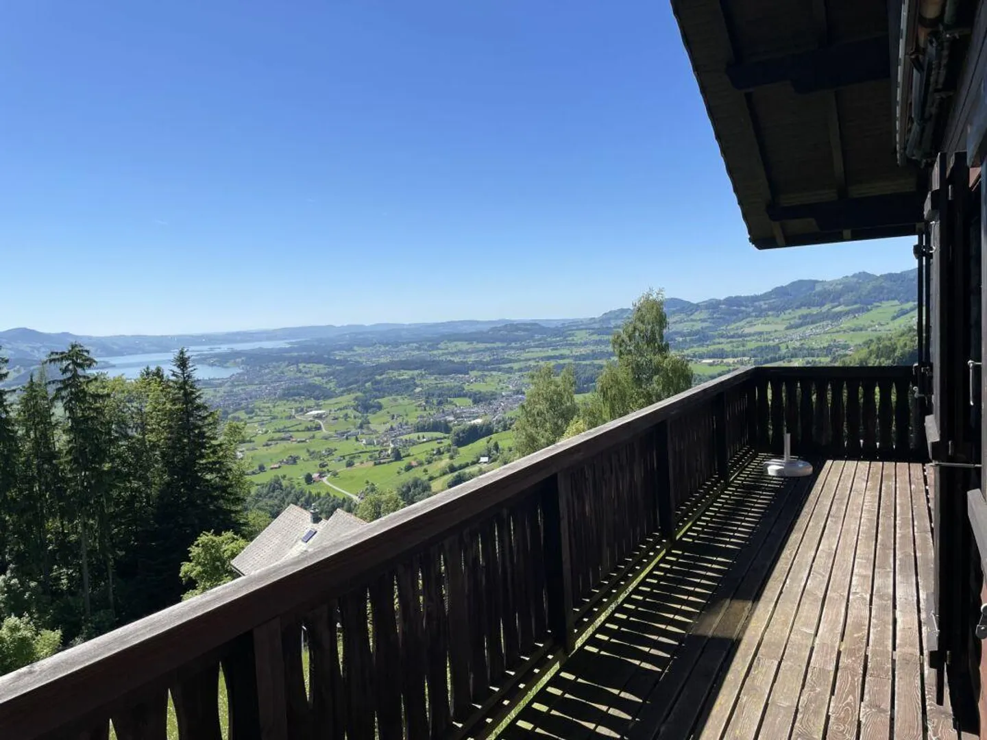 Il tuo paradiso personale: Casa vacanze con vista mozzafiato sul lago e sulle montagne - Foto 3 di 22