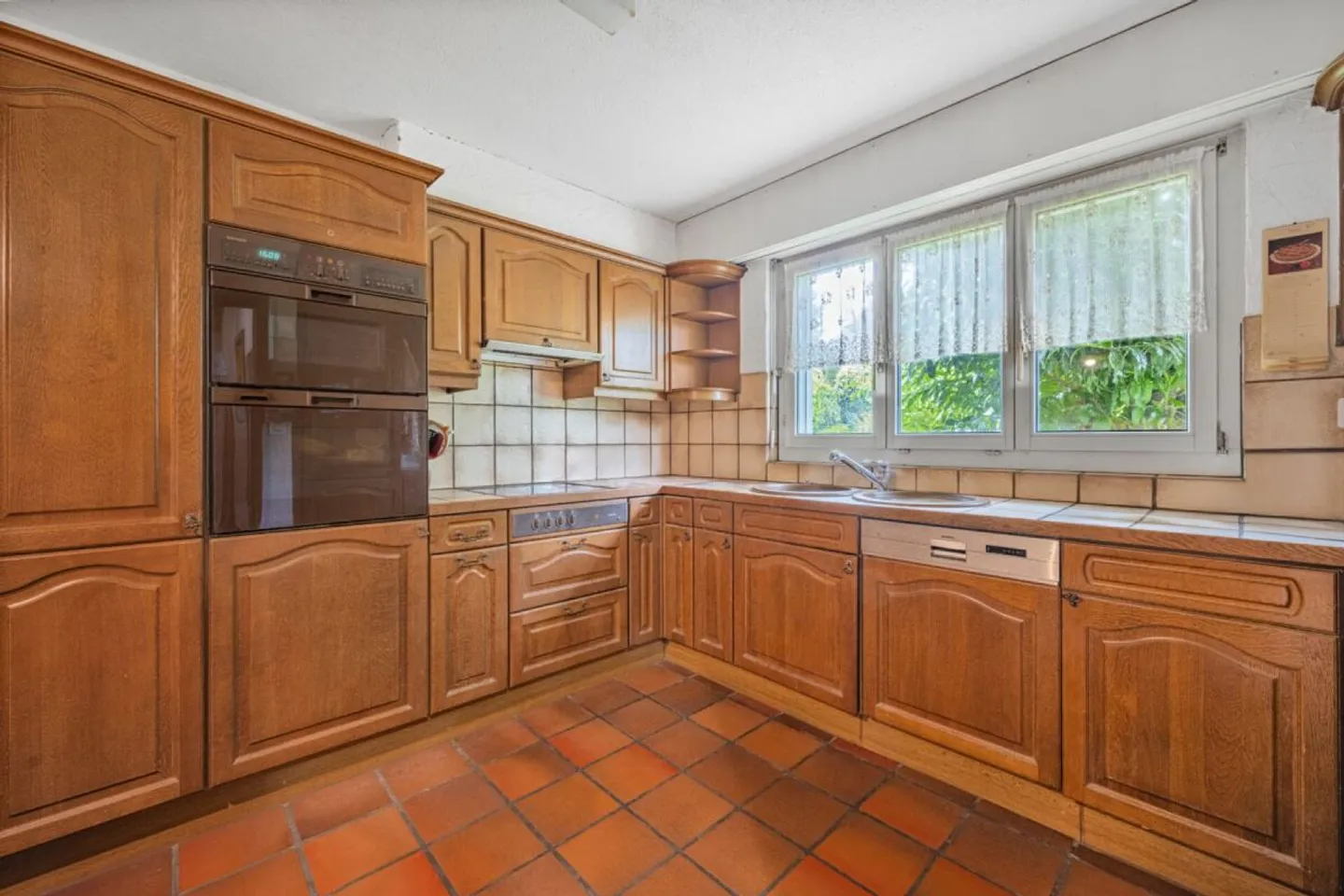 THE DREAM OF A HOUSE WITH GARDEN COMES TRUE - Photo 2 of 8