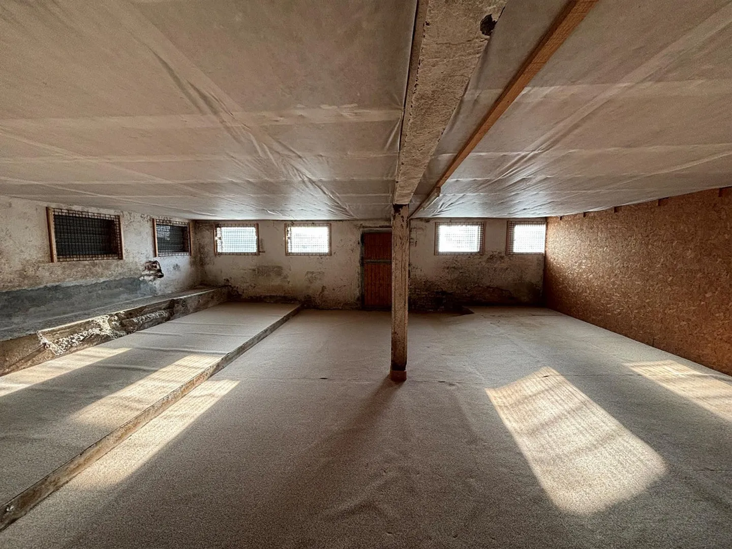 Magazzino 70m2 - Foto 1 di 4