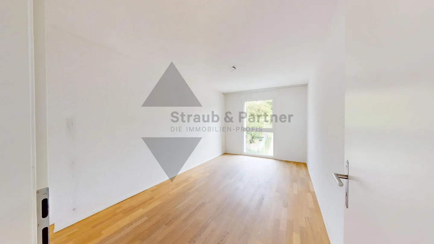 SUNNY BALCONY AND VIEW IN A CENTRAL LOCATION - Photo 6 of 11