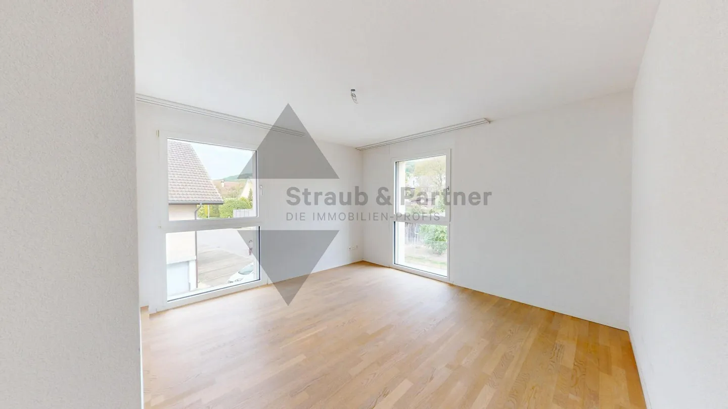 SUNNY BALCONY AND VIEW IN A CENTRAL LOCATION - Photo 7 of 11
