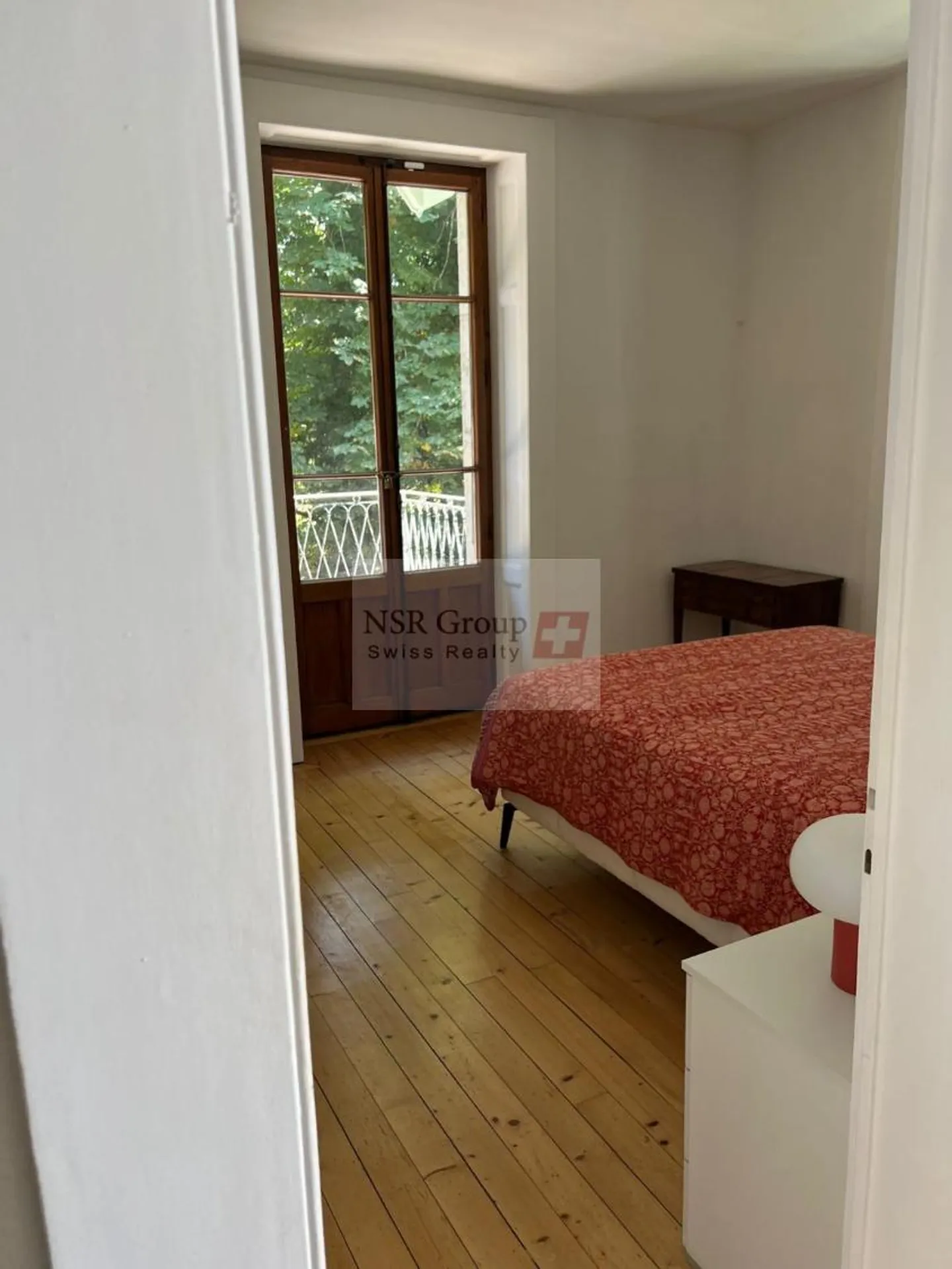 Maison meublée exclusive à louer à Carouge – 297 m² avec jardin et dépendance - Photo 9 sur 13