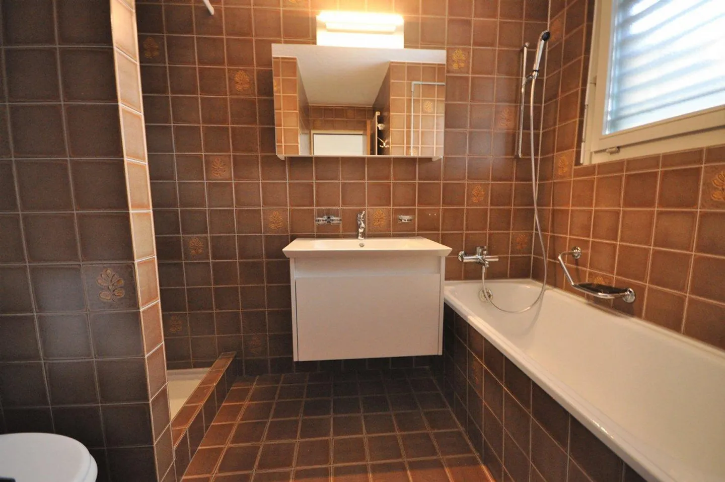 Charming penthouse apartment on Tulpenweg in Reinach BL - Photo 9 of 9