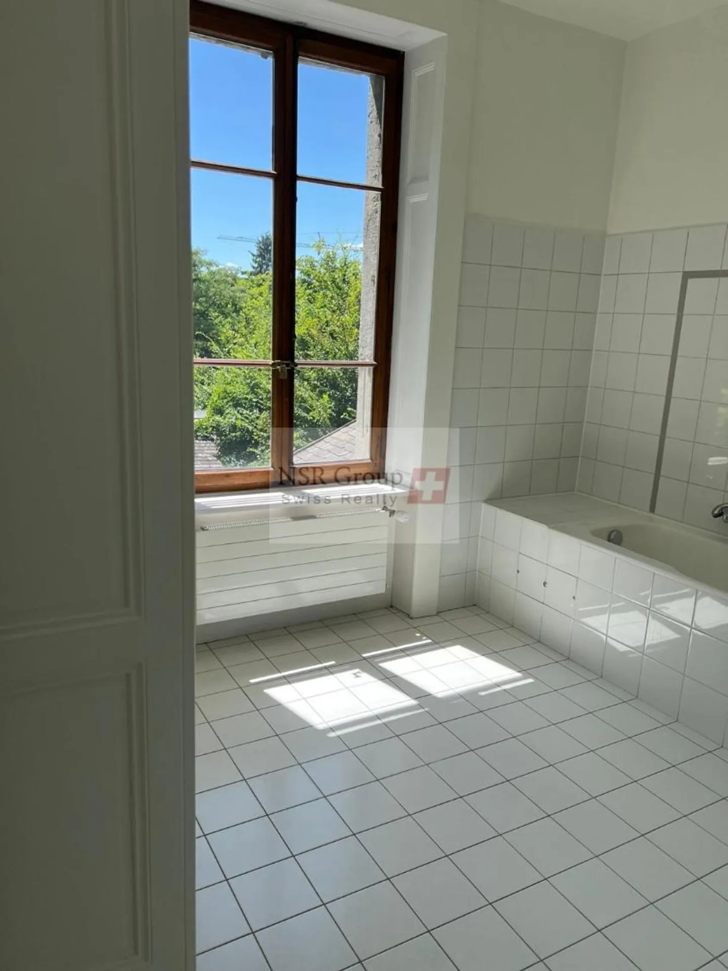 Maison meublée exclusive à louer à Carouge – 297 m² avec jardin et dépendance - Photo 11 sur 13