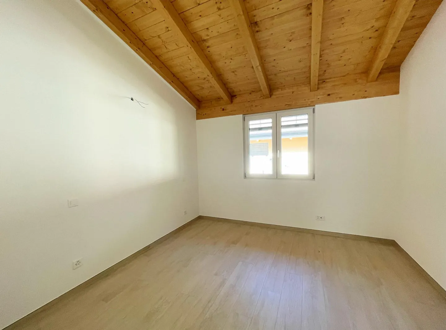 New single-family house on one level with beautiful garden - Photo 12 of 16