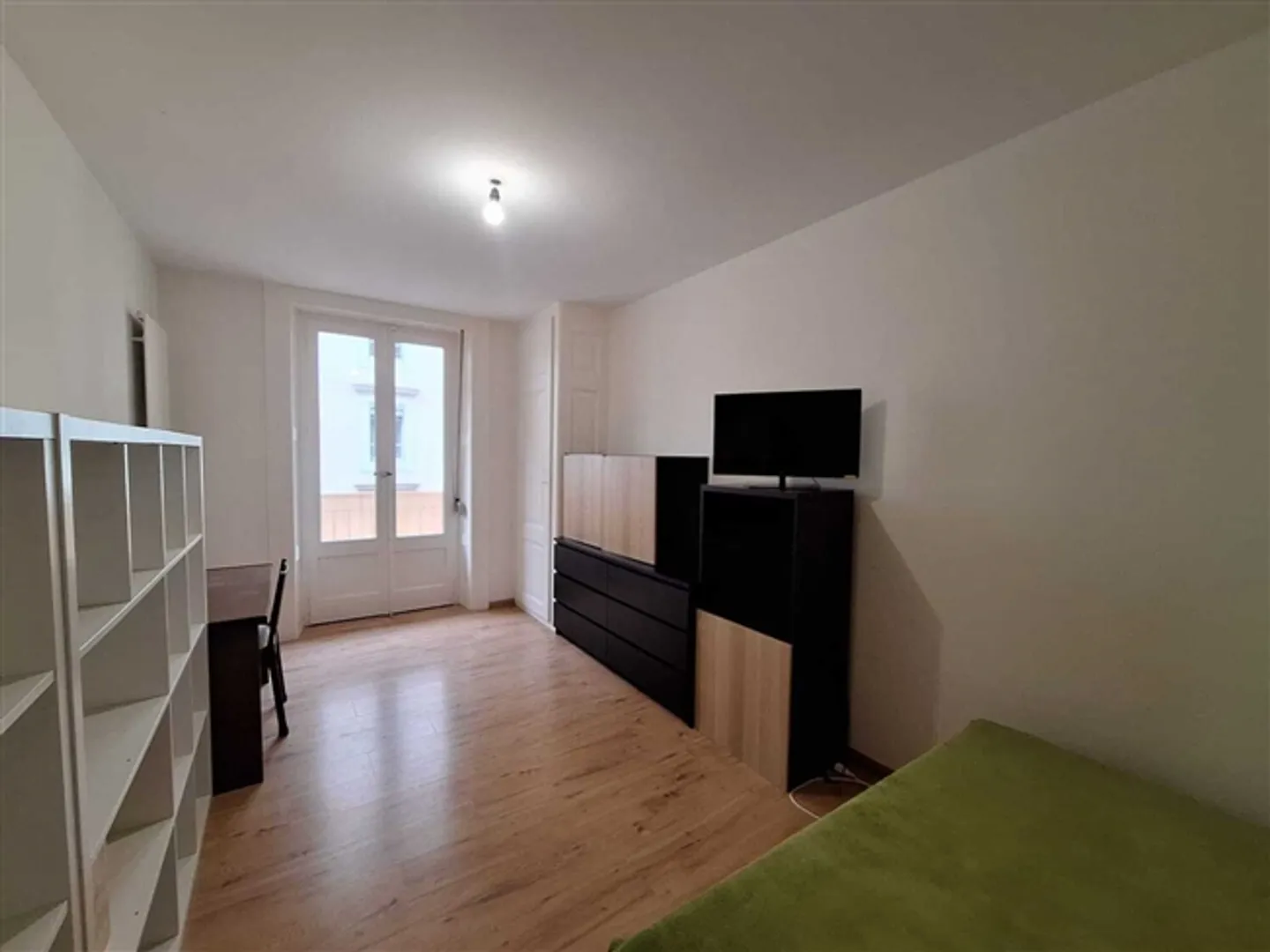 APPARTEMENT 1 PIÈCE À GENÈVE - PLAINPALAIS/ACACIAS, MEUBLÉ, DURÉE DÉTE - Photo 2 sur 6