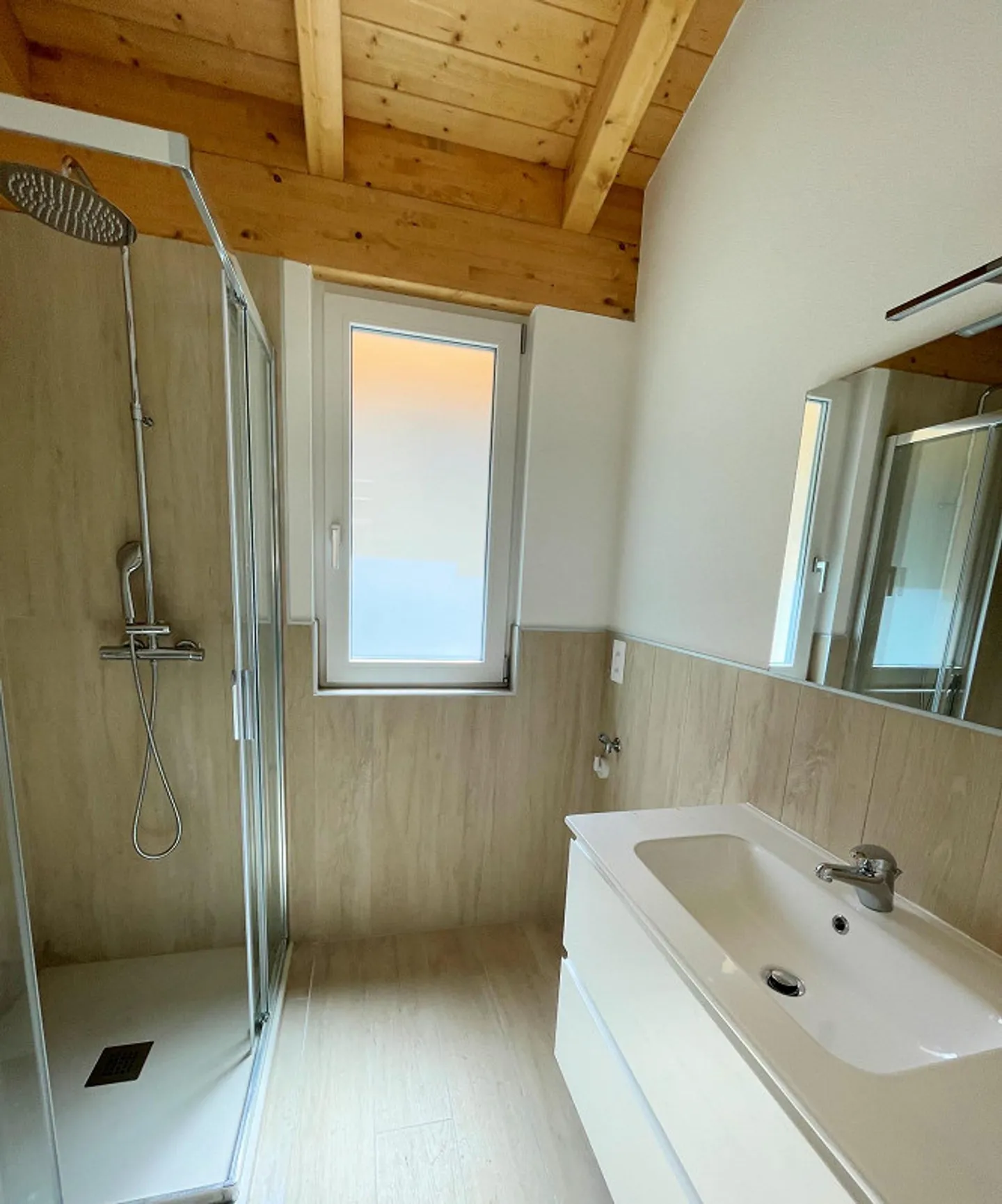 New single-family house on one level with beautiful garden - Photo 14 of 16