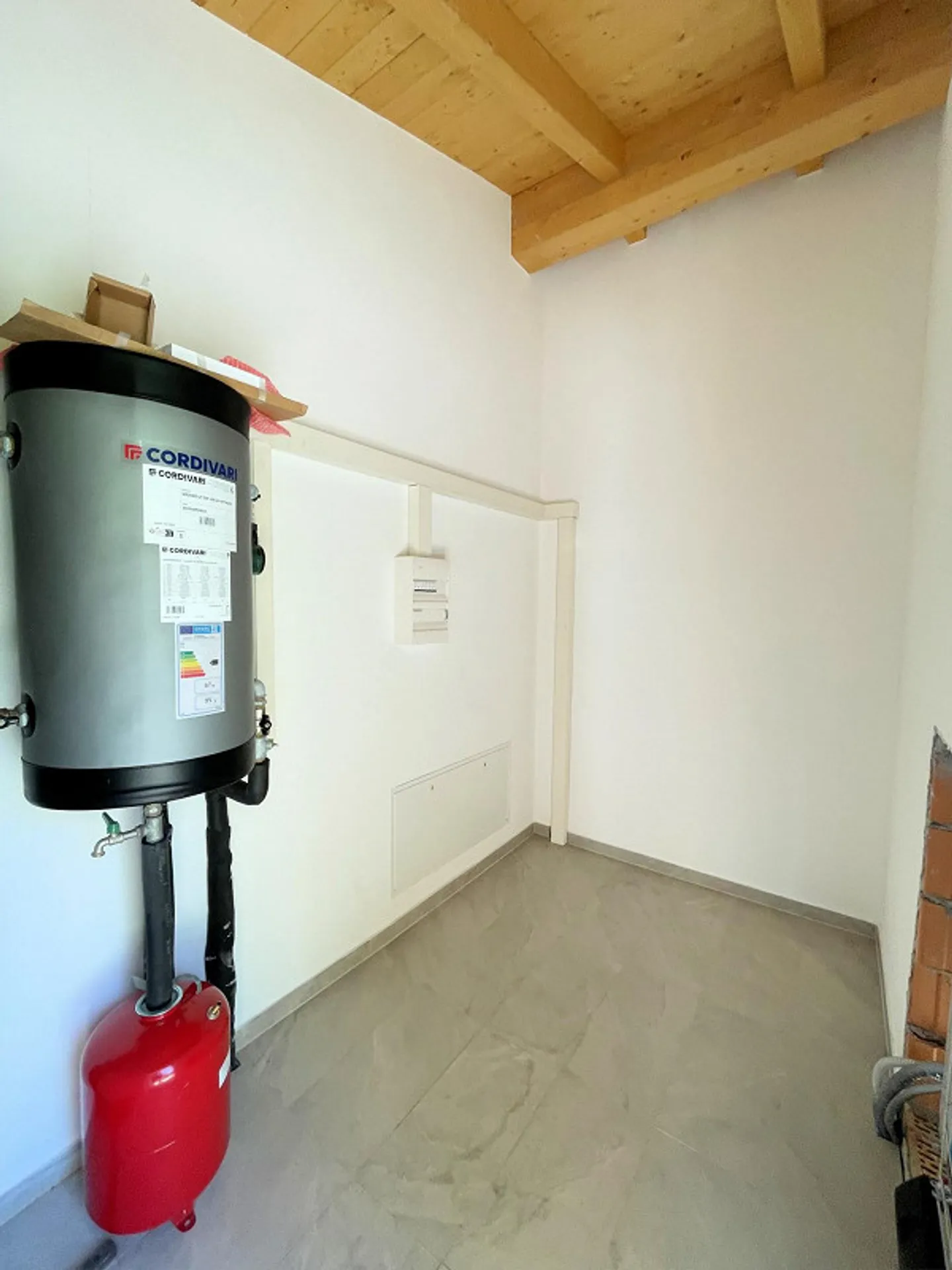 New single-family house on one level with beautiful garden - Photo 15 of 16