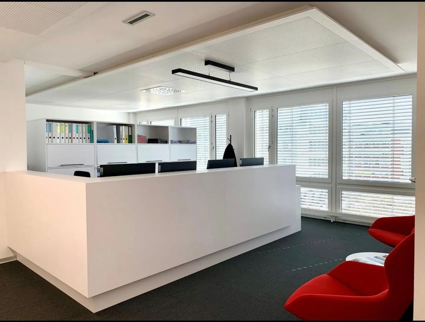 Lavorare al ritmo della città - Spazio ufficio elegante a Zurigo - Foto 6 di 7