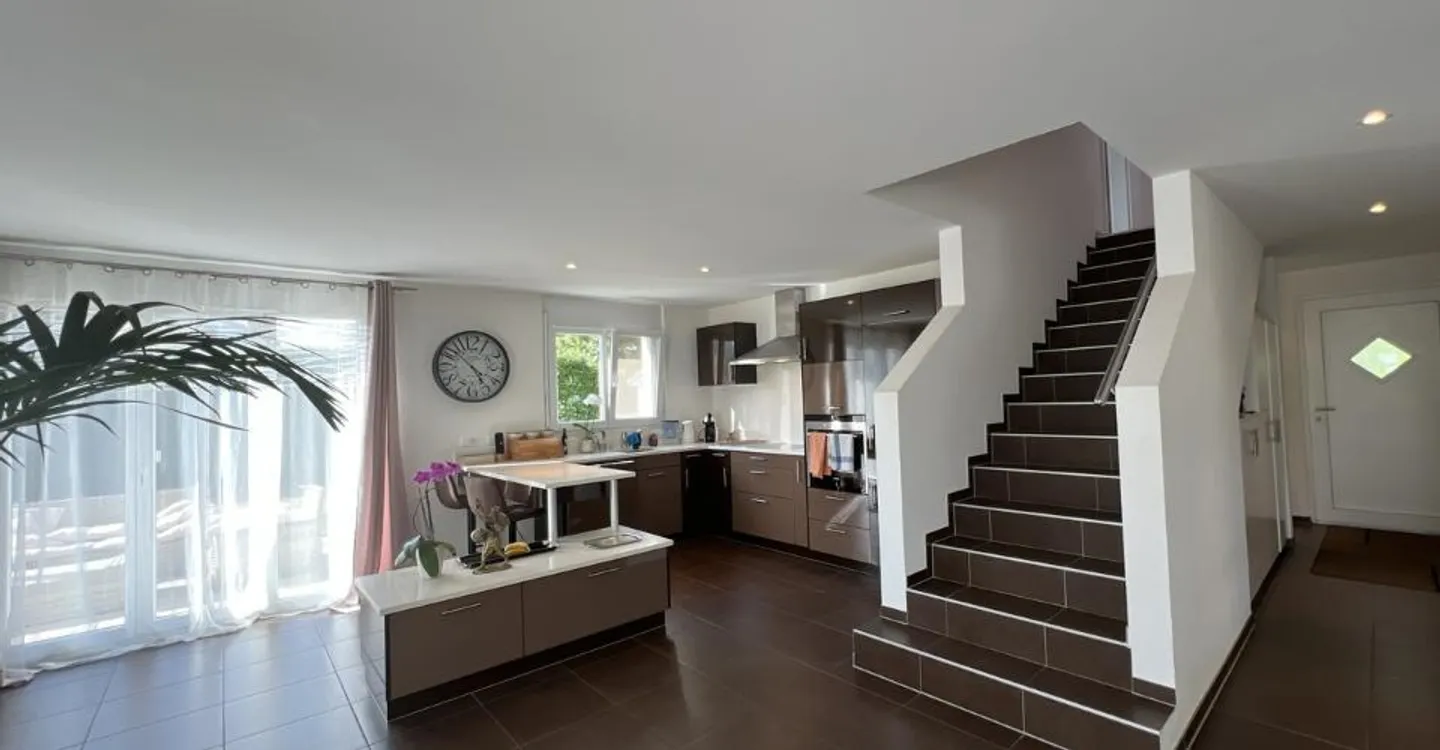 Charmante Maison Familiale avec Jardin - Photo 2 sur 11