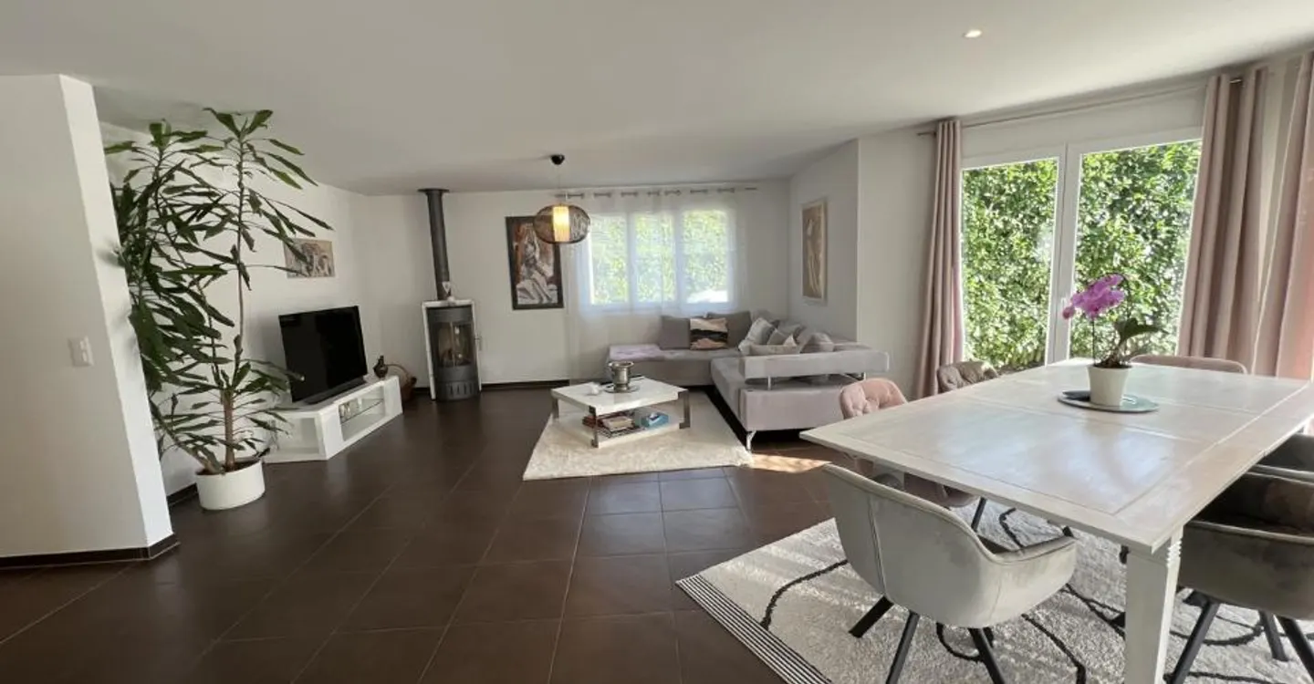 Charmante Maison Familiale avec Jardin - Photo 4 sur 11