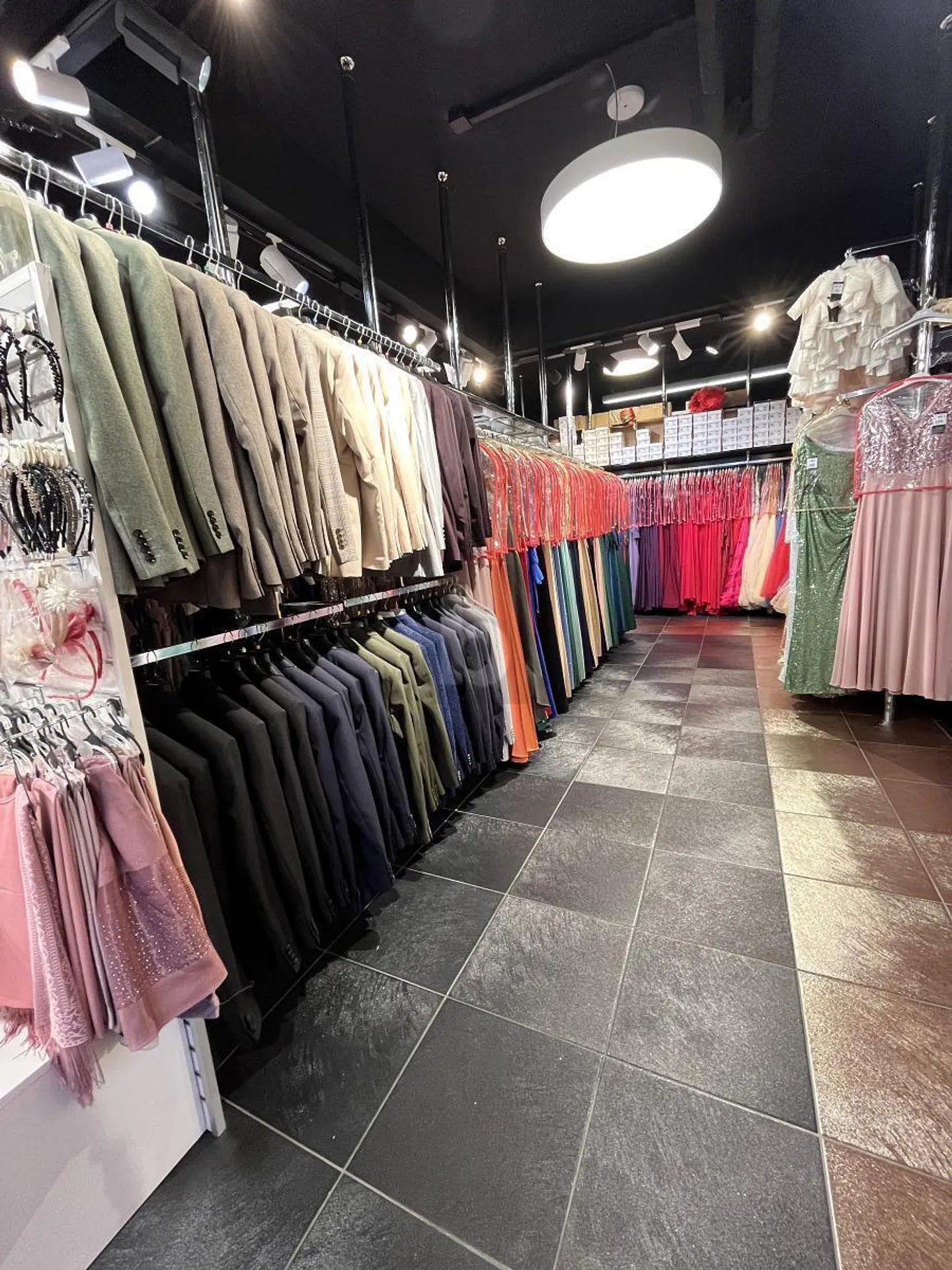 Locale elegante in posizione privilegiata nel cuore della città - Foto 2 di 6
