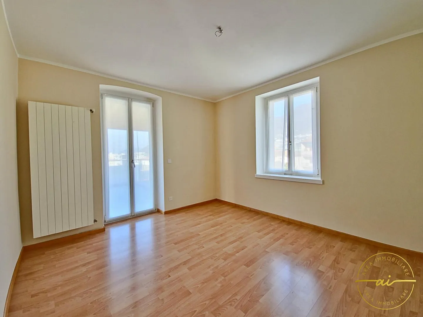 APPARTEMENT DE 4 PIÈCES AVEC GRANDE TERRASSE COUVERTE À MENDRISIO - Photo 13 sur 13