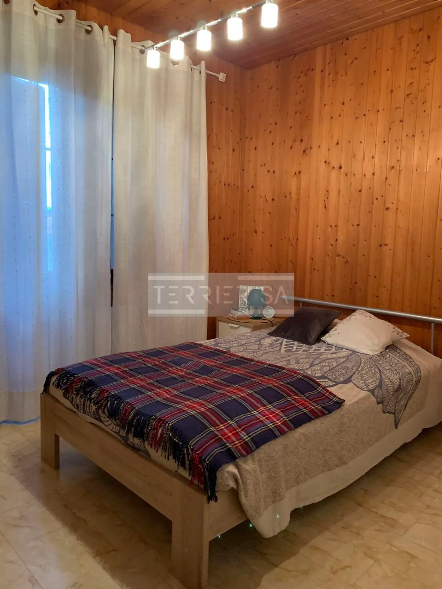 Val-de-Ruz, Charming duplex attic of 5.5 rooms - Photo 3 of 12