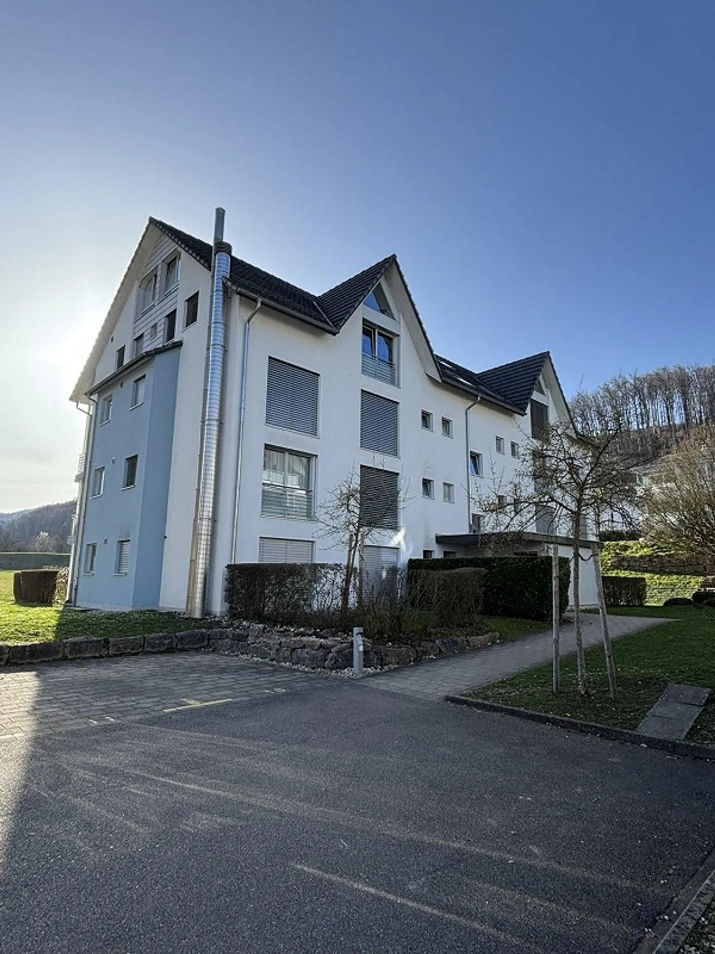 Place de parking extérieur à louer à Hölstein - Photo 1 sur 3