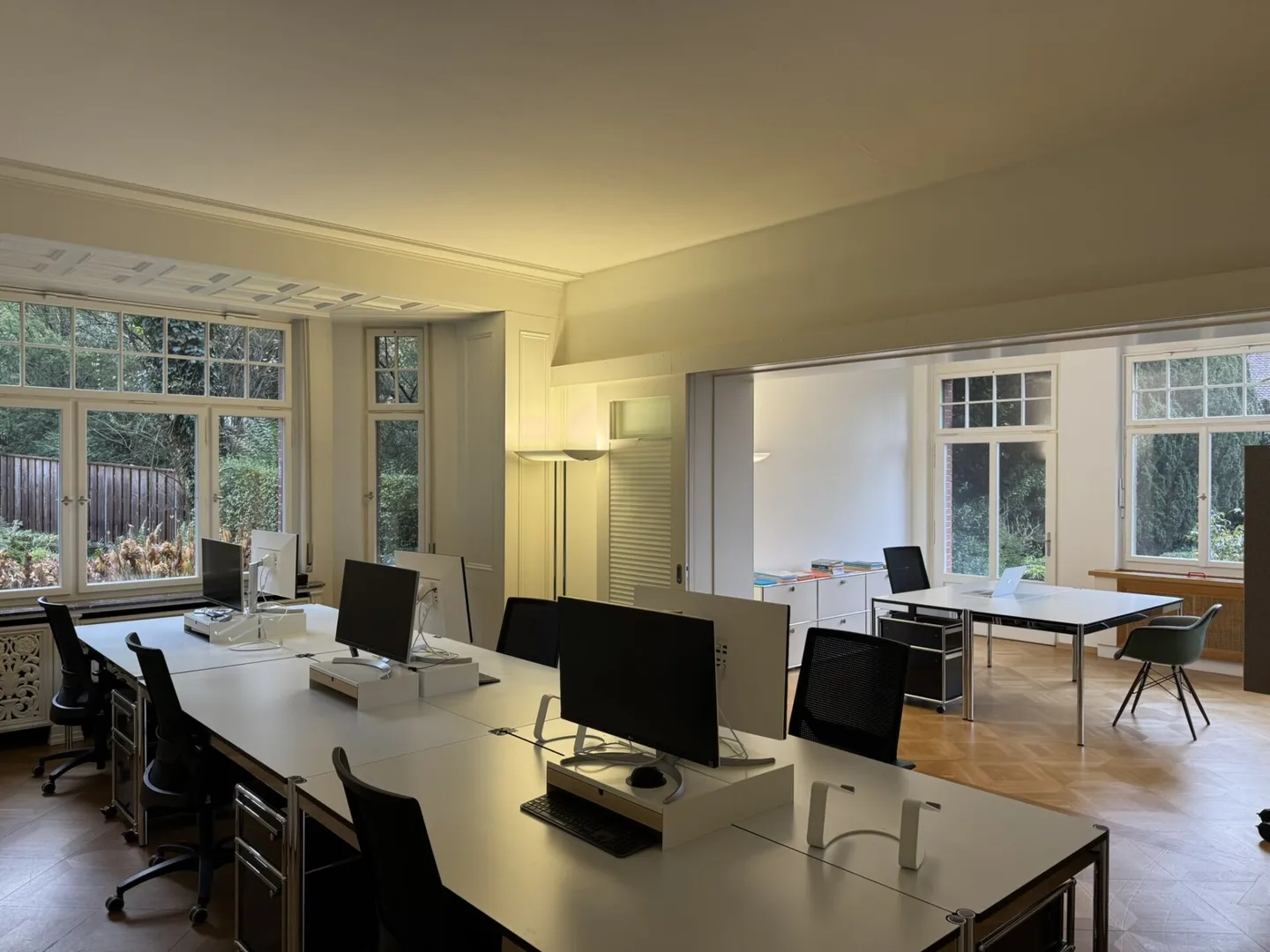 Exclusive historic office spaces with Art Nouveau character - Photo 4 of 10