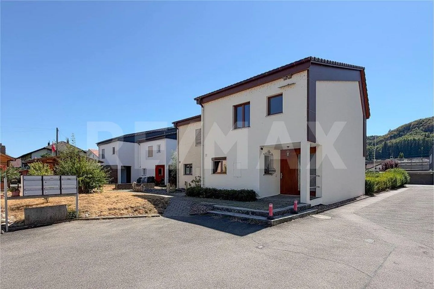 Charmantes Eckhaus mit Garten – Ihre Renovationsideen, 5.5 Zimmer E... - Foto 2 di 13
