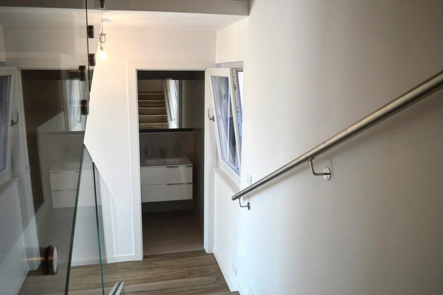 Villa unica di 5,5 stanze con giardino - Foto 7 di 13