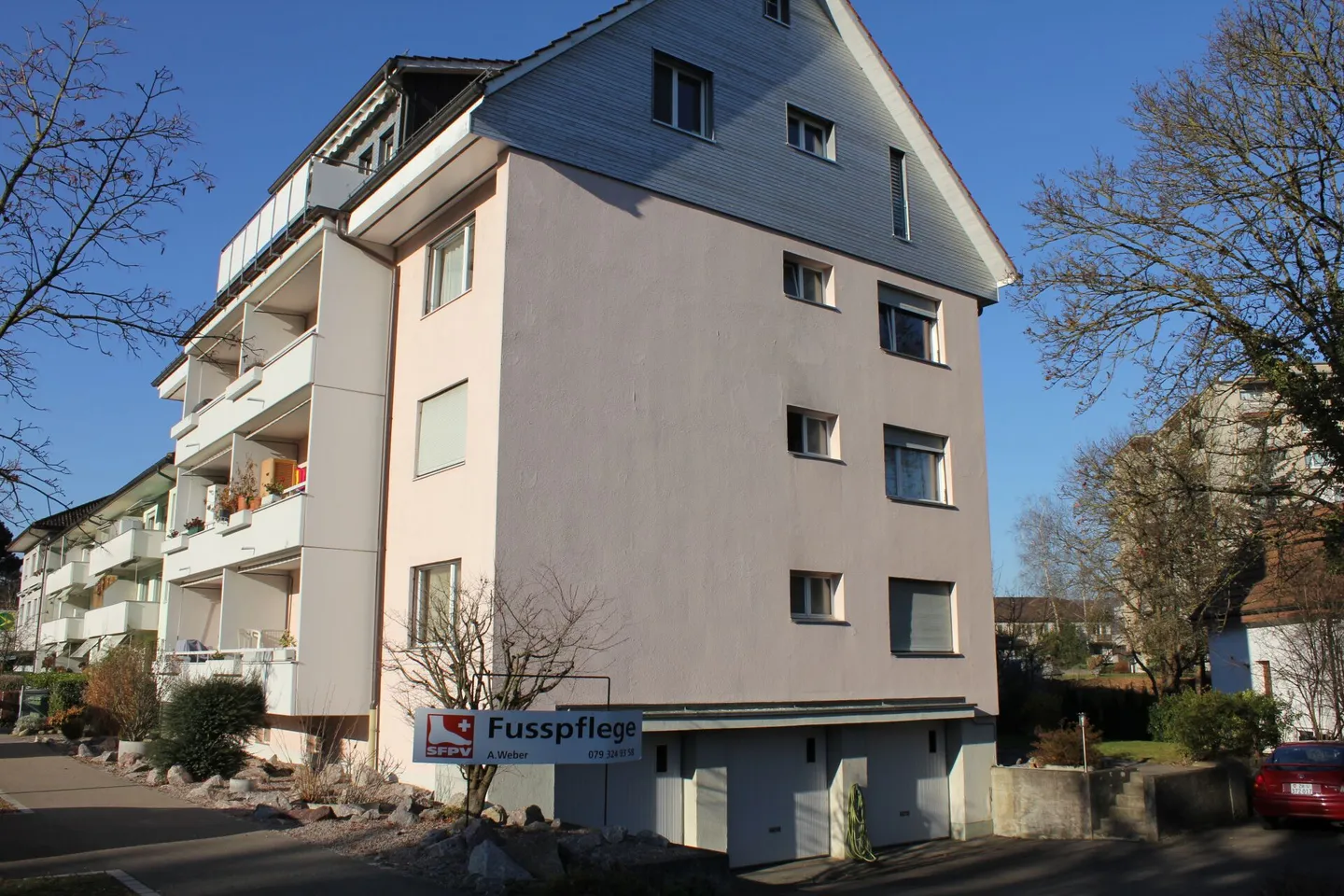 Grosse helle Attikawohnung - Photo 1 sur 15