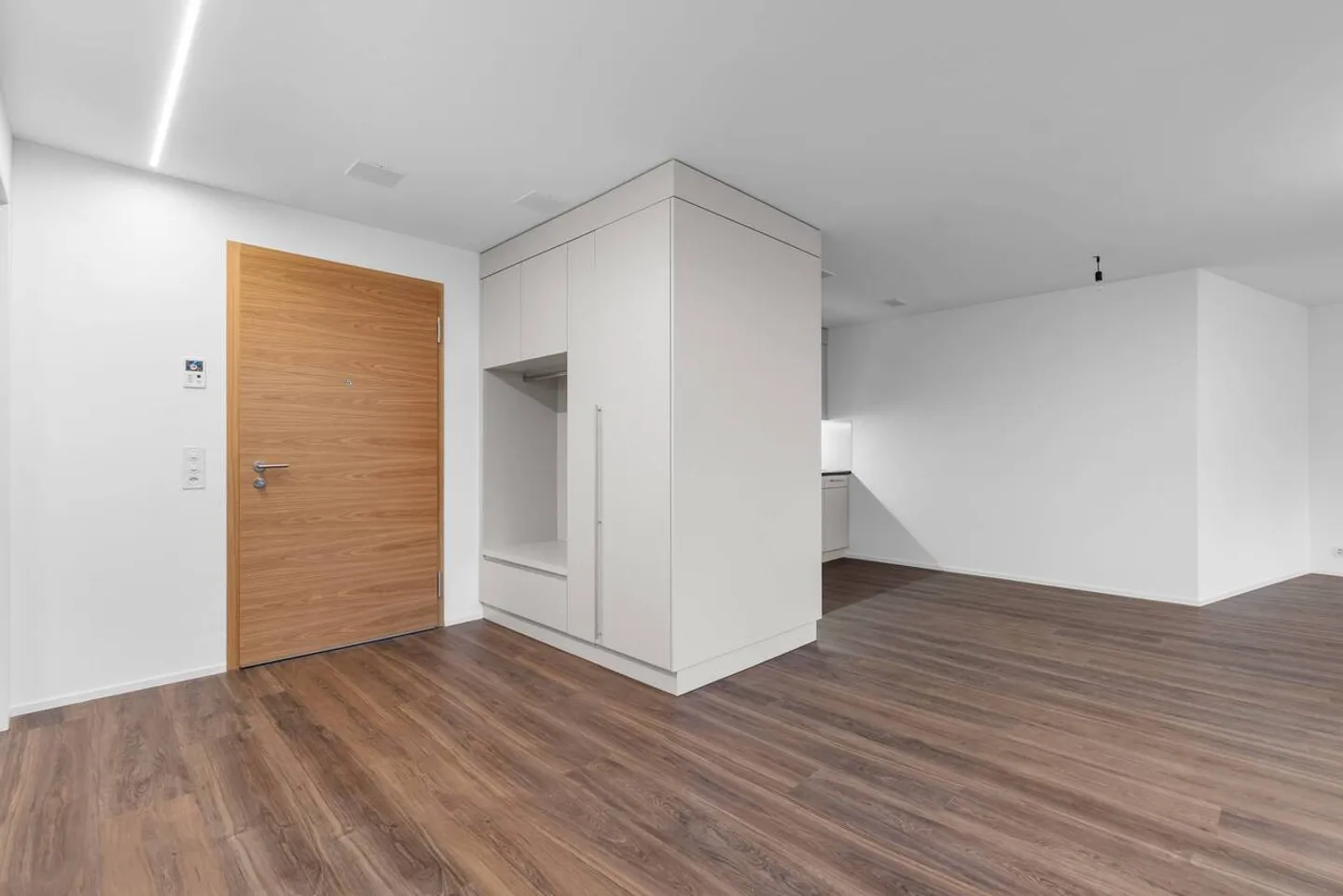 Appartamento moderno di 2,5 locali con finiture di alta qualità e loggia - Foto 2 di 16