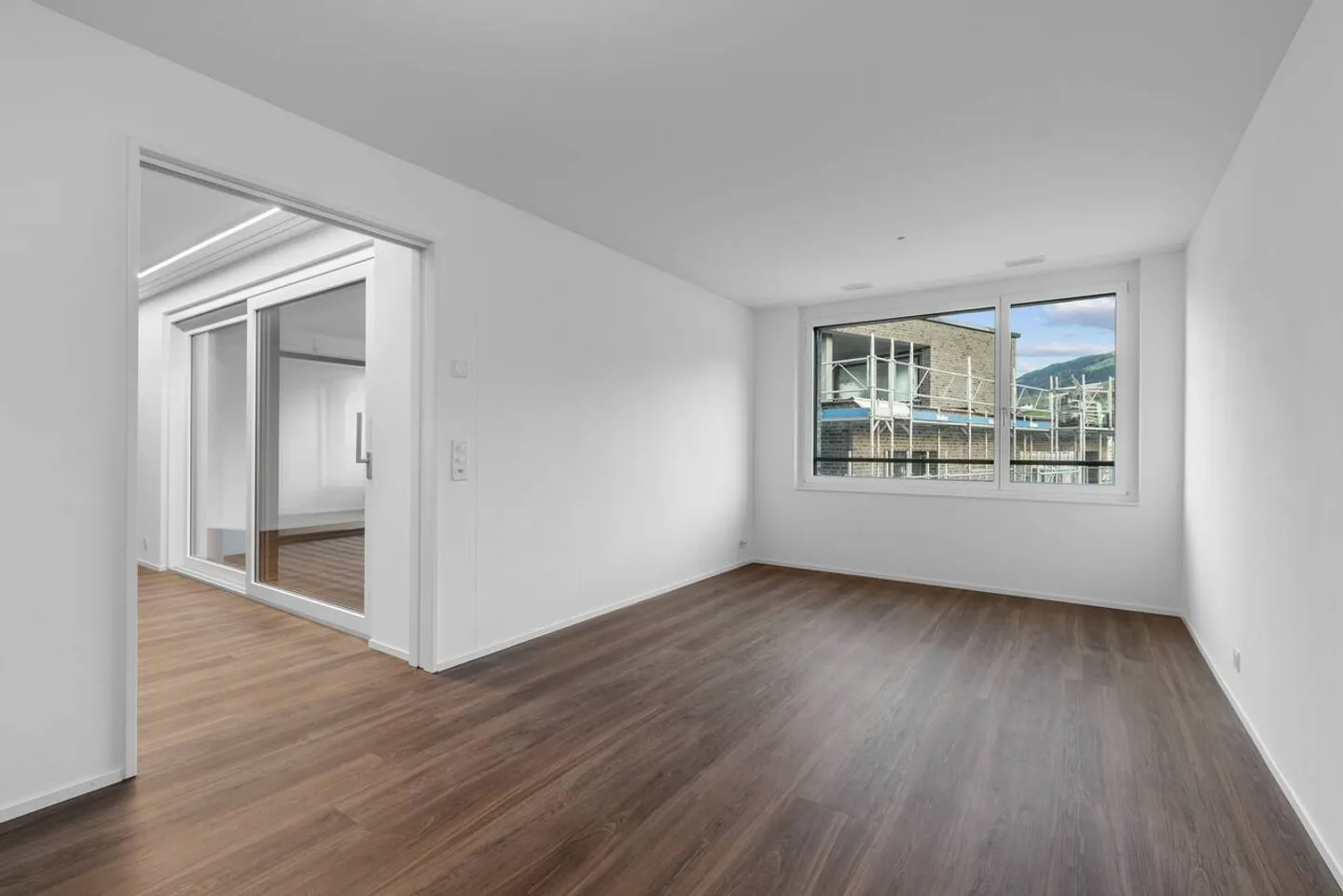 Appartamento moderno di 2,5 locali con finiture di alta qualità e loggia - Foto 7 di 16