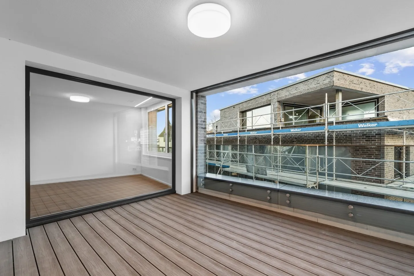 Appartamento moderno di 2,5 locali con finiture di alta qualità e loggia - Foto 15 di 16