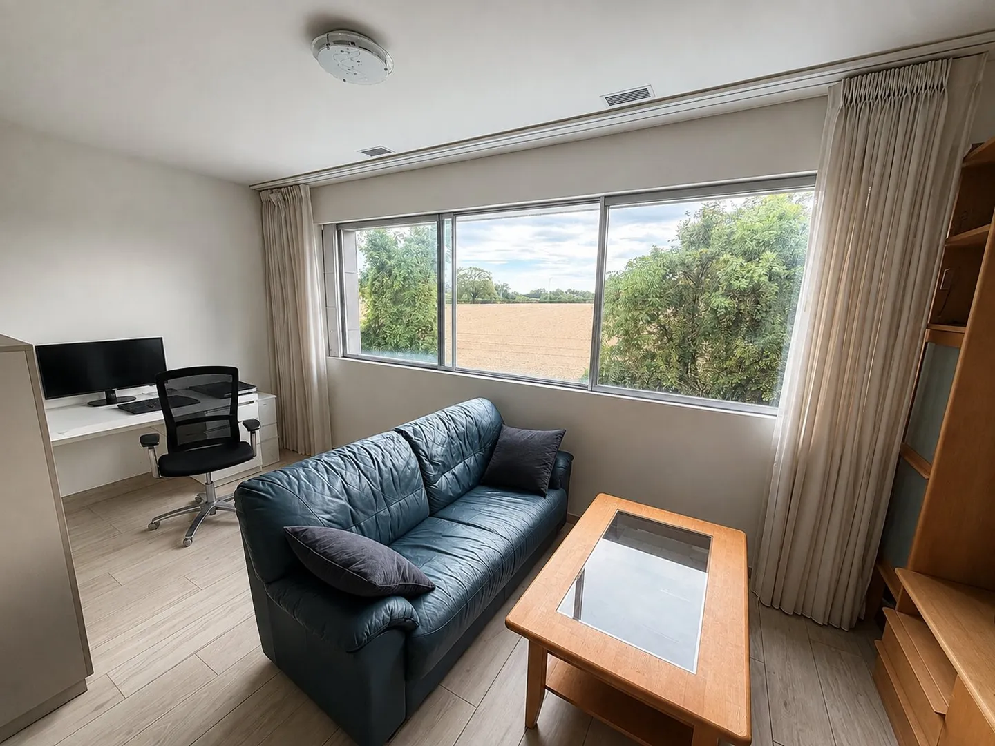 Chic Studio in Central Location - Photo 6 of 12
