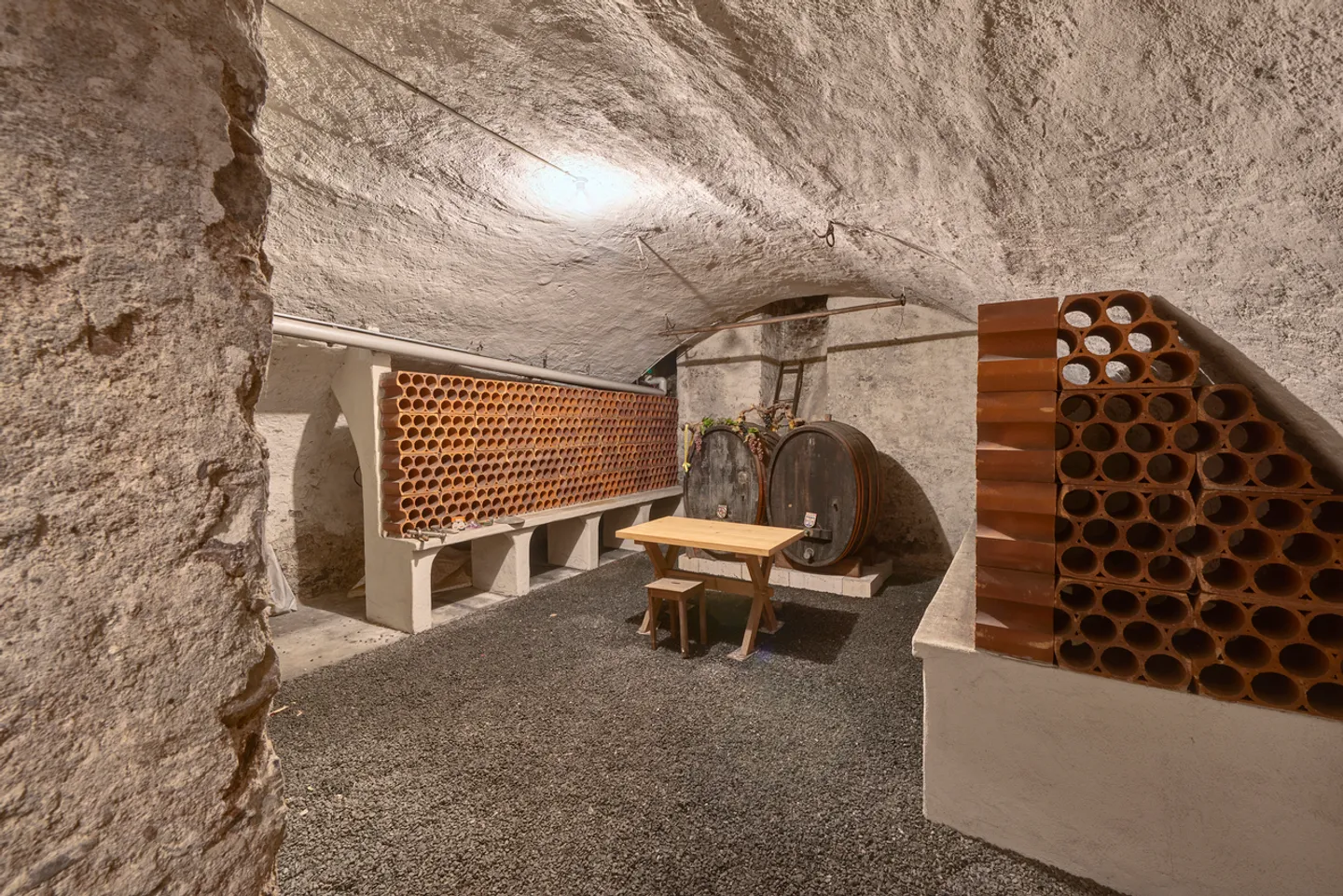 Historical cellar vault in prime location in Altdorf - Photo 1 of 3