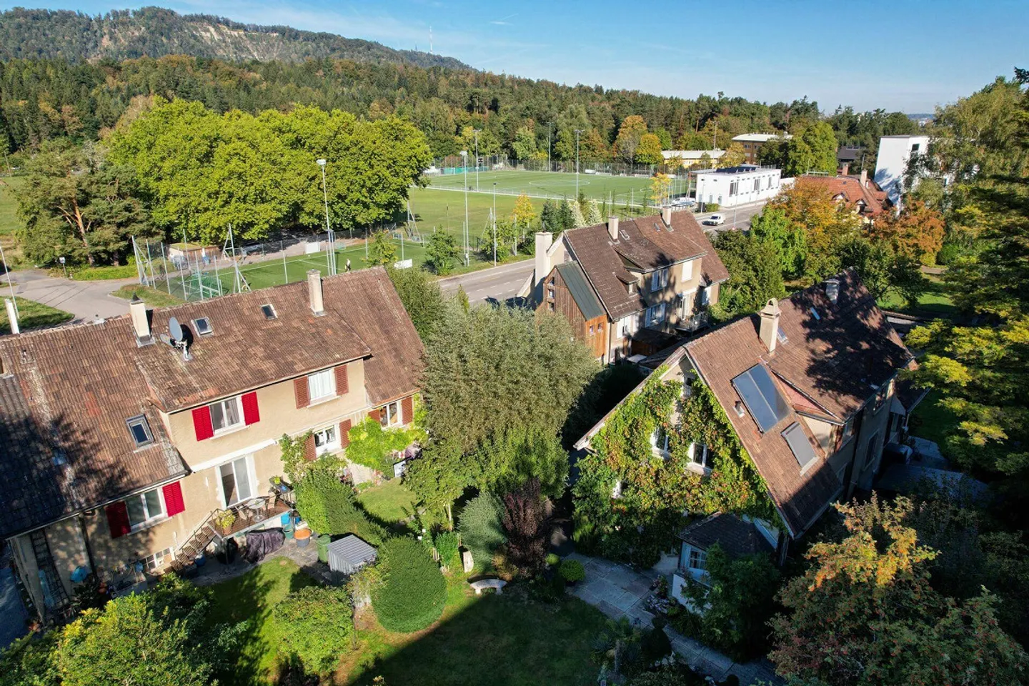 Maison jumelée confortable avec beaucoup de charme et un jardin tranquille - Photo 7 sur 7