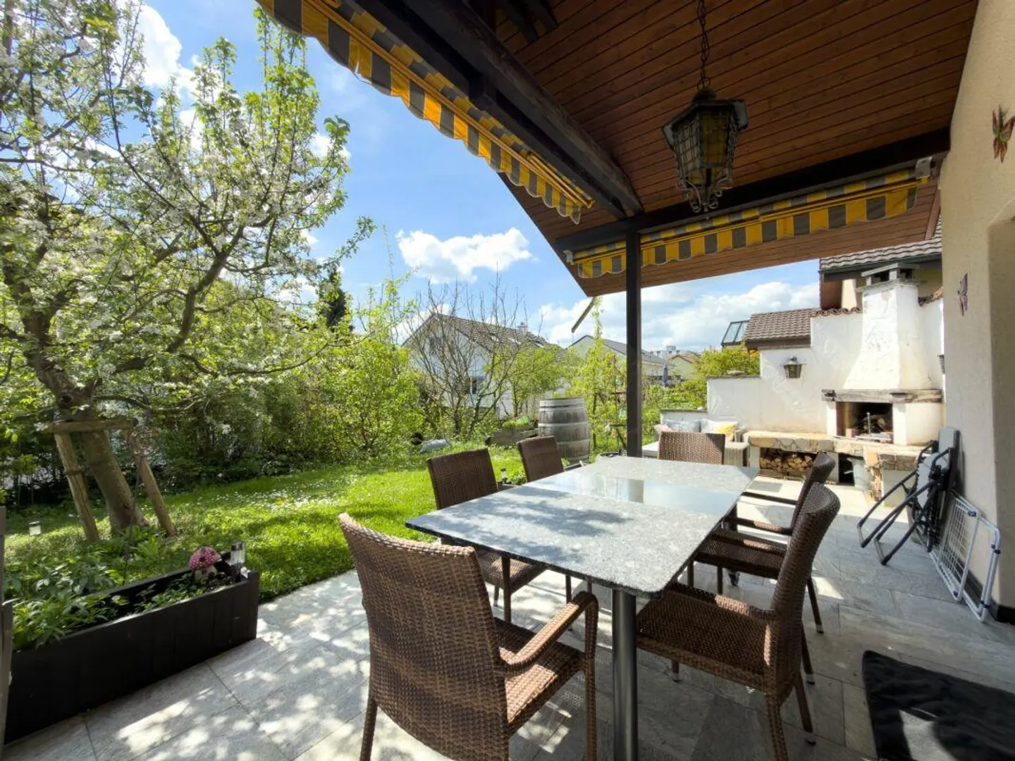 Familienhaus mit Elternoase - Foto 1 von 26