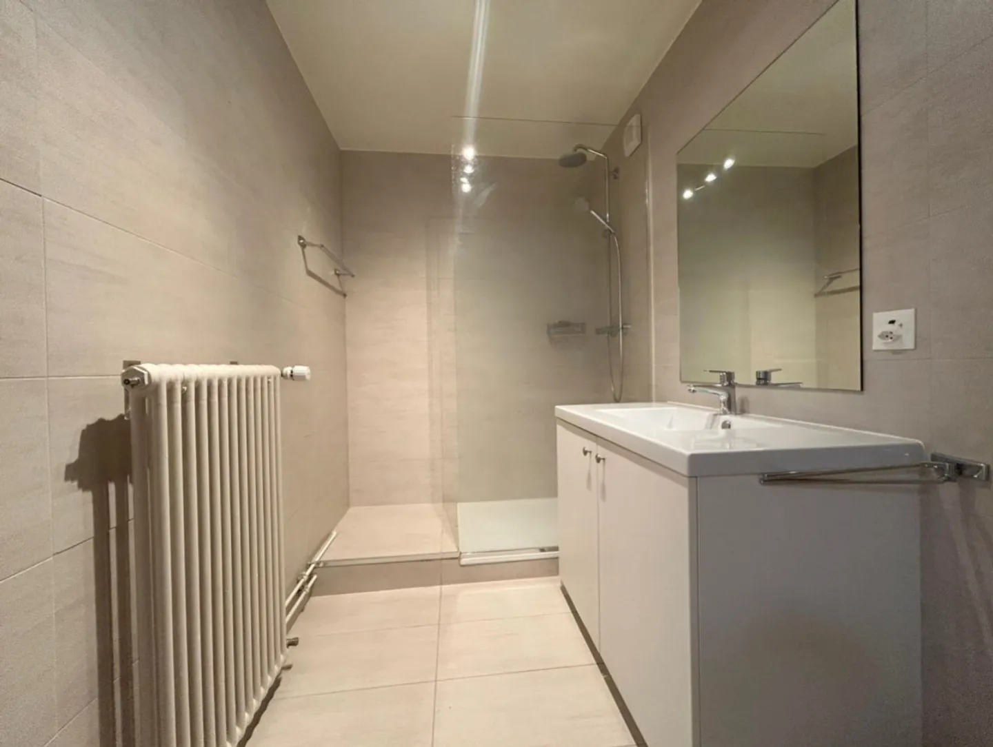 Zu vermieten - Prächtiges 7,5-Zimmer-Dorfhaus - 260 m² - Heizbare Poolanlage - Trélex (Nyon) - Foto 8 di 9