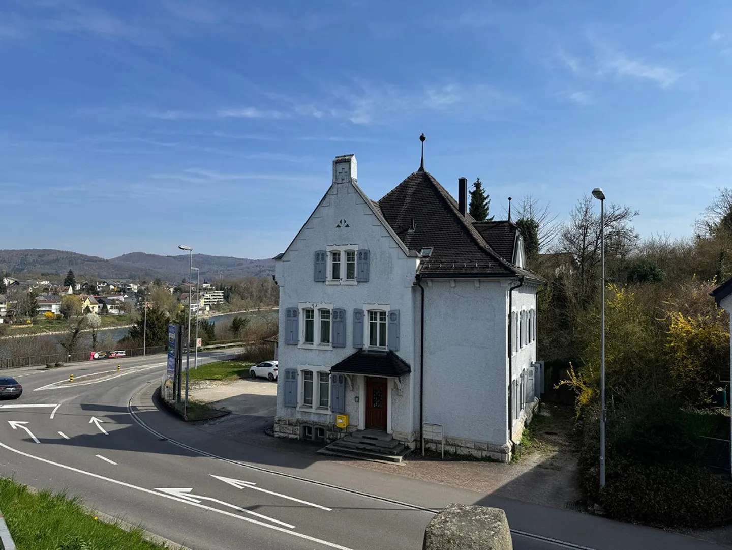 Residential house with 4 apartments - Photo 1 of 1