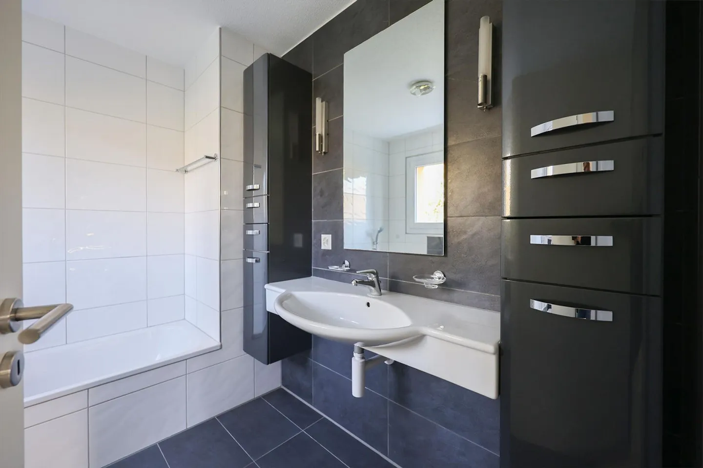 Appartamento familiare di 4,5 stanze al piano terra con patio ... - Foto 8 di 10