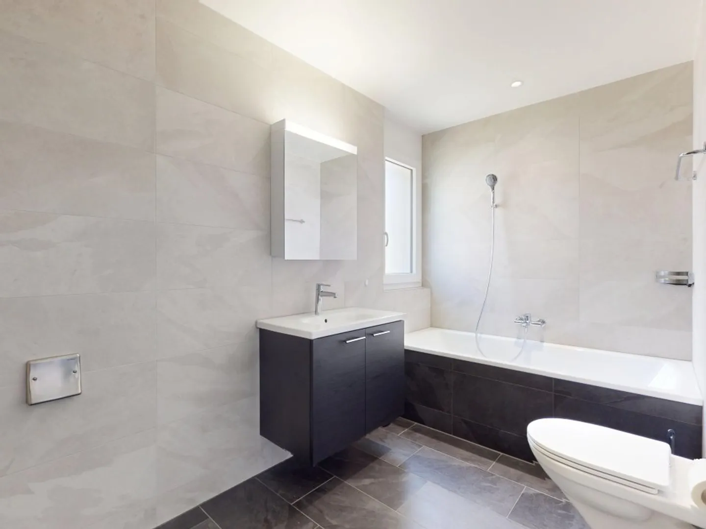 00070 - 4.5-Zimmer-Dachwohnung - 116 m2 - Chemin des Prés-Verts 23 - La Chaux-de-Fonds - Foto 5 von 6