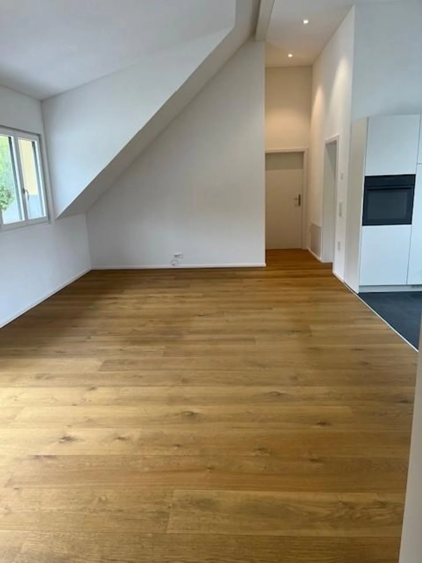 3-Year-Old Penthouse Apartment with Large Terrace - Photo 2 of 13
