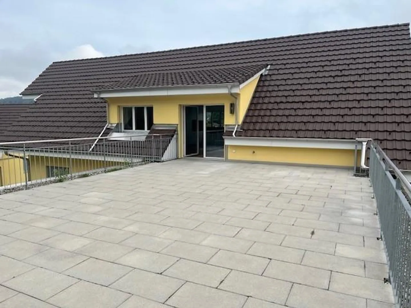 3-Year-Old Penthouse Apartment with Large Terrace - Photo 4 of 13