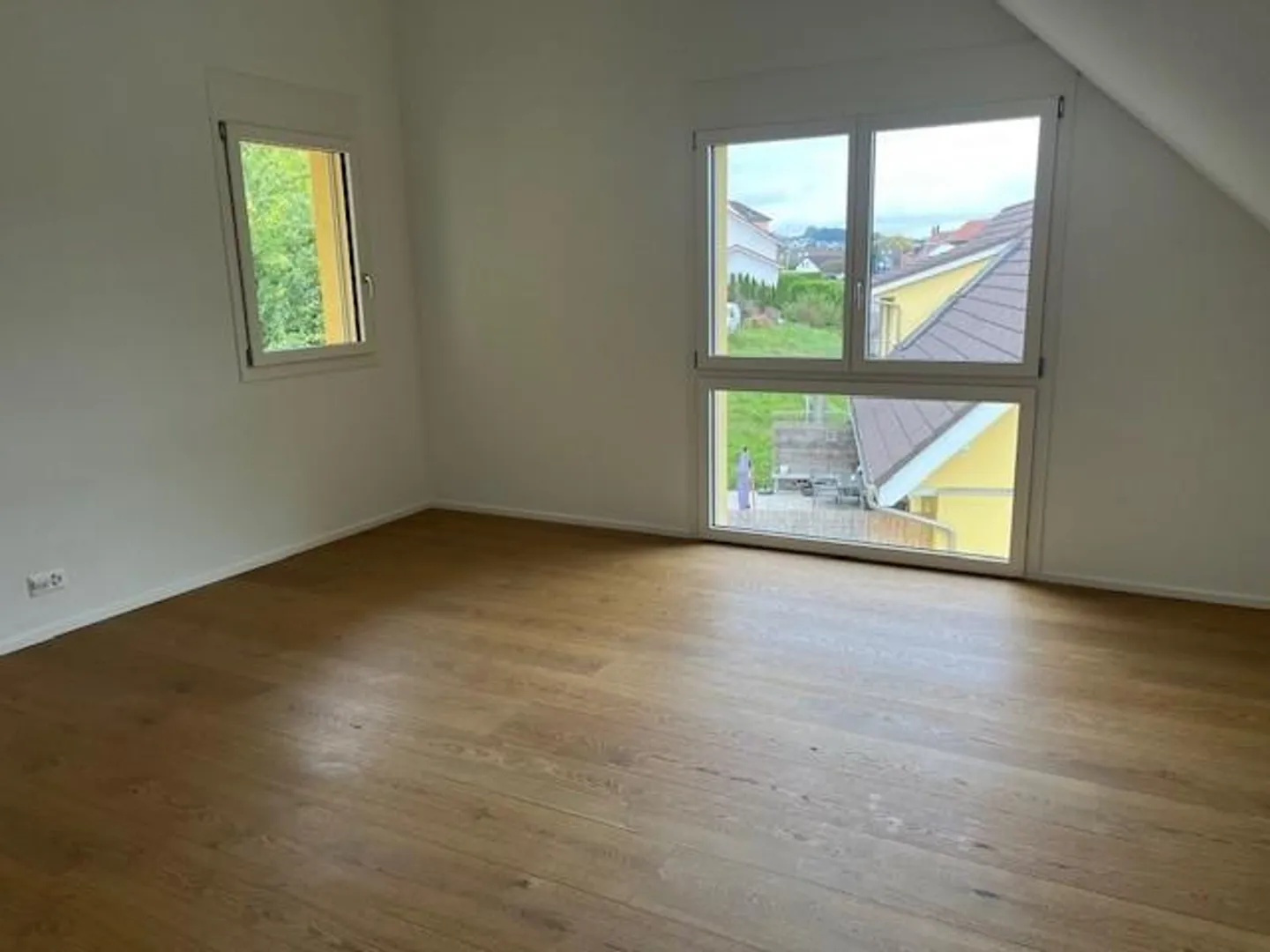 3-Year-Old Penthouse Apartment with Large Terrace - Photo 10 of 13