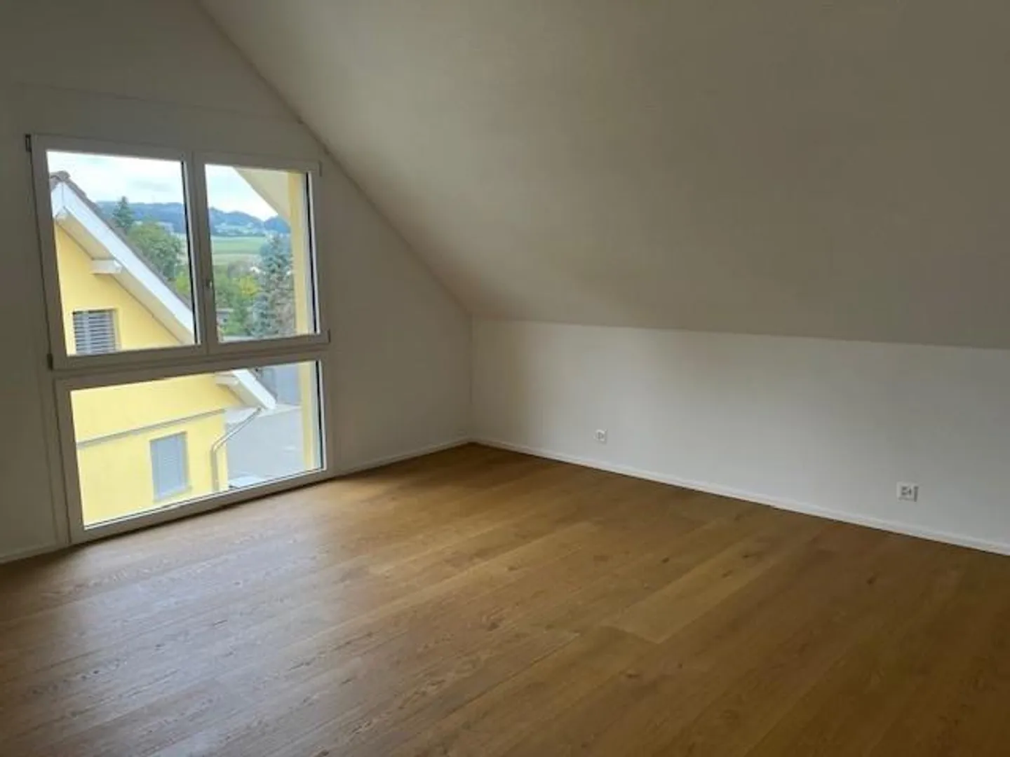 3-Year-Old Penthouse Apartment with Large Terrace - Photo 11 of 13