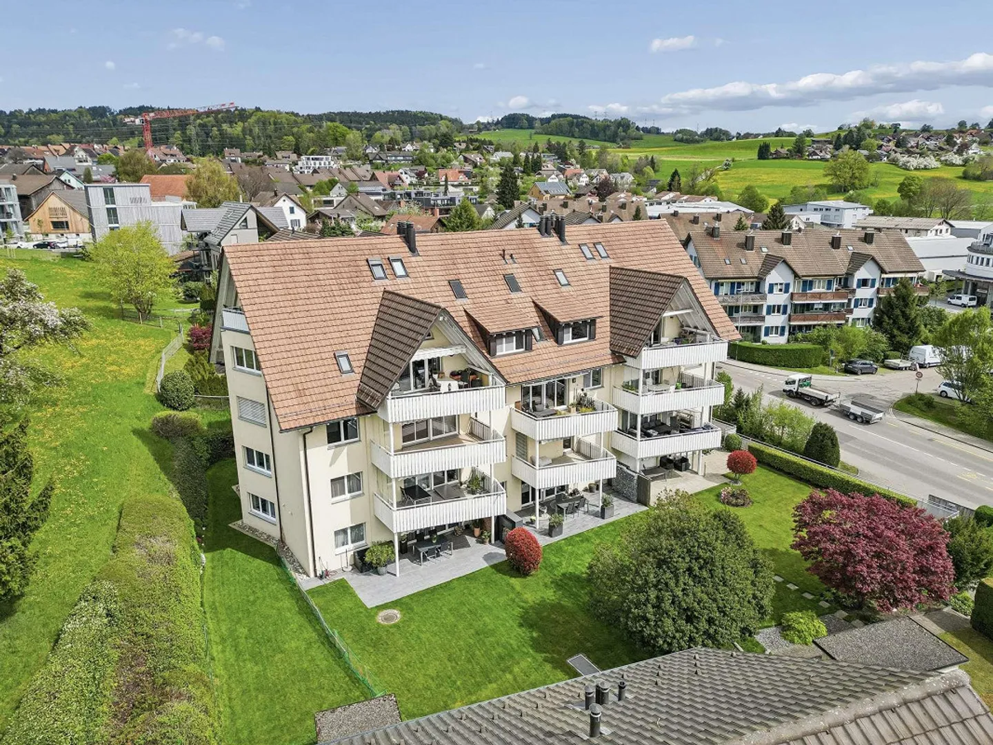 Appartamento attico di 5,5 stanze con impressionante altezza del soffitto e P... - Foto 1 di 16